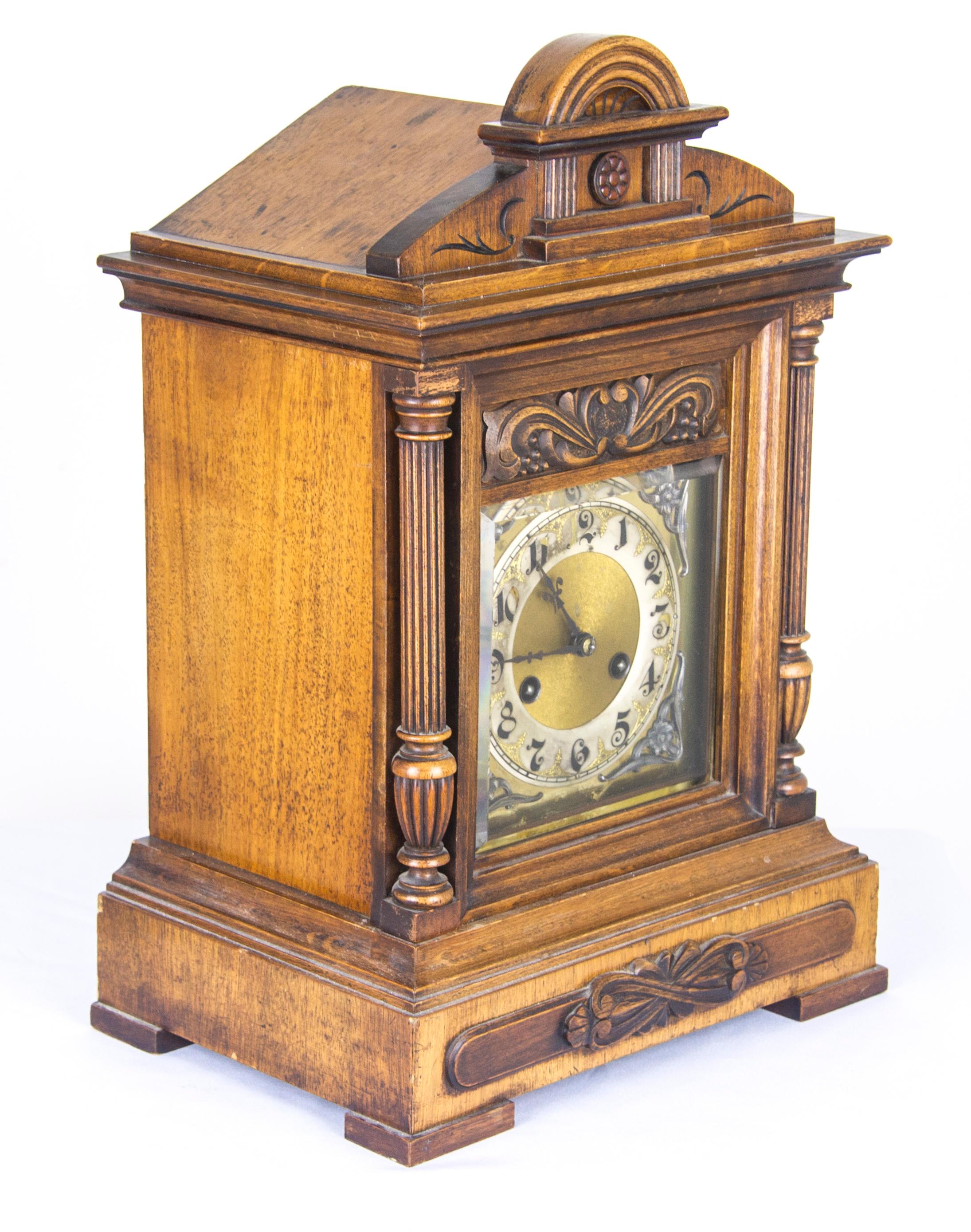 Mantel Clock, Bracket clock, Walnut Cased, German 1900, Antique Furniture, H491 In Excellent Condition In Vancouver, BC