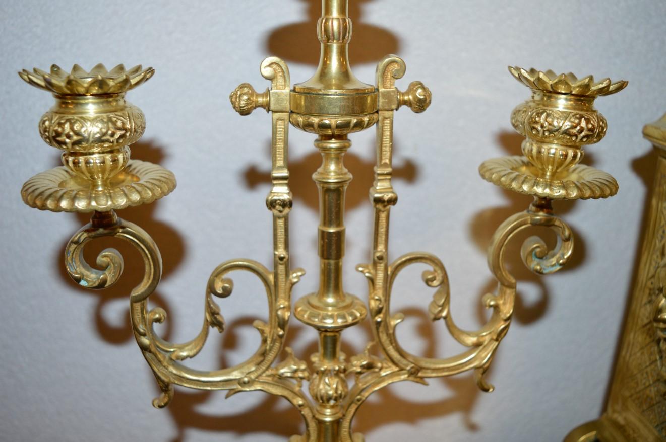 Mantel Clock in Gilded Bronze For Sale 9