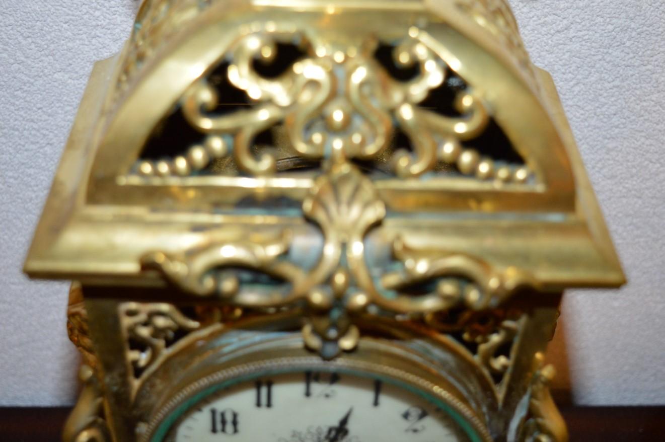 Mantel Clock in Gilded Bronze For Sale 10