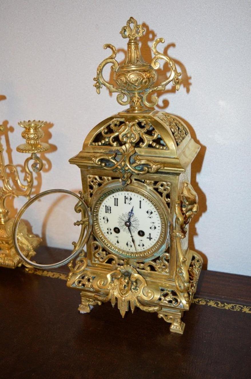 French Mantel Clock in Gilded Bronze For Sale