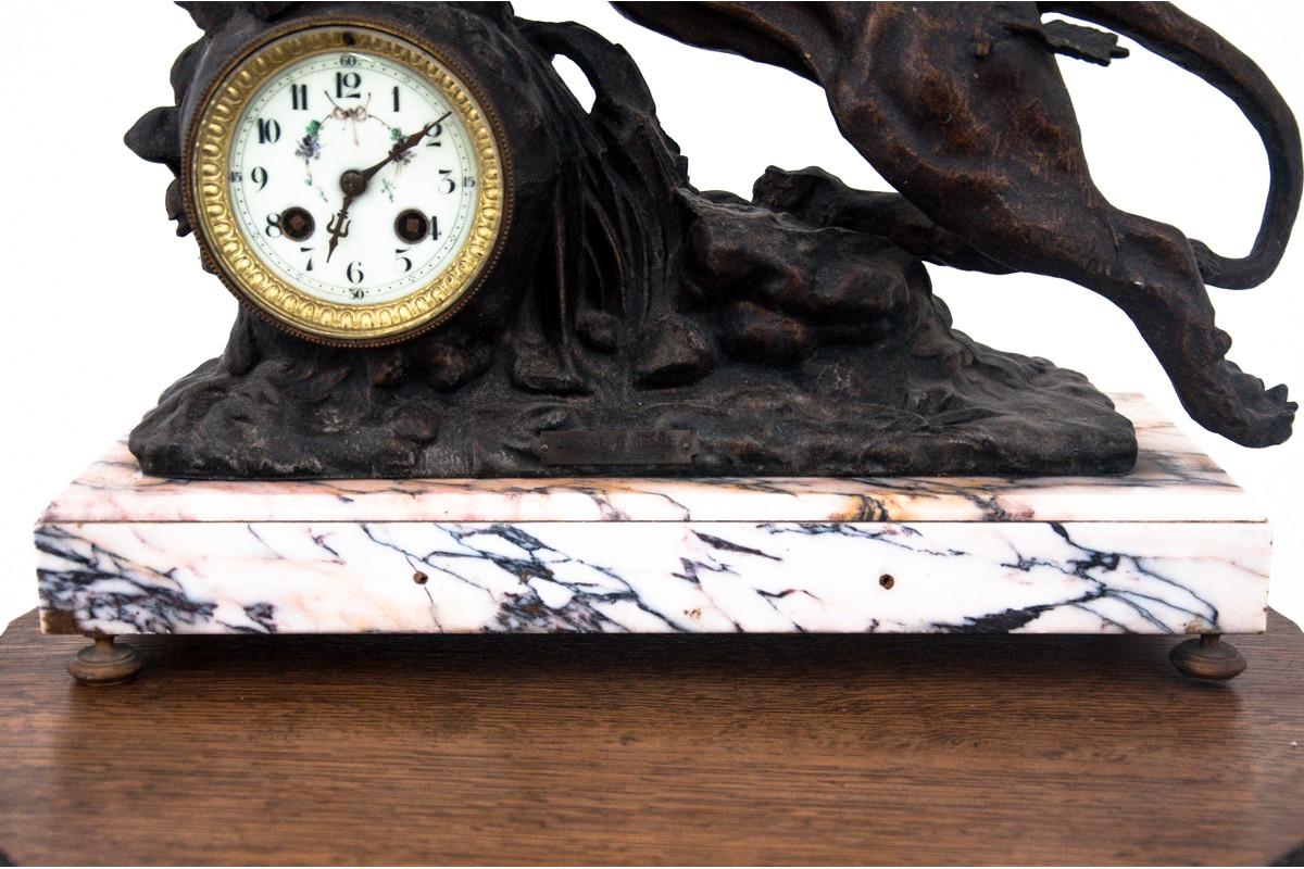 Mantel Clock Made of Bronze and Marble 