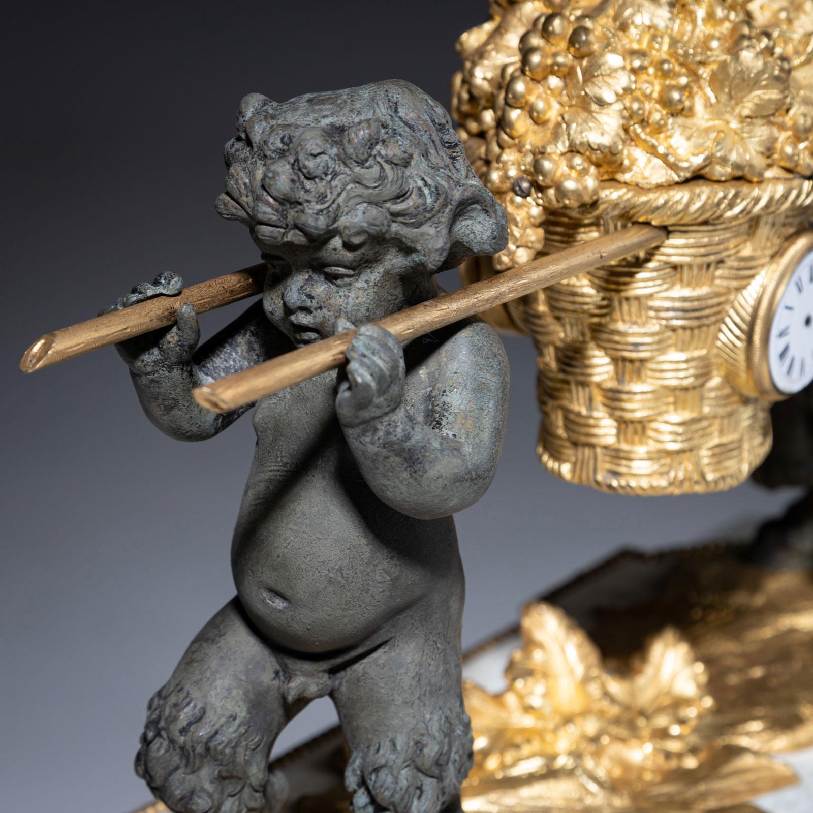 Mantel Clock with small Satyrs, 1st Half 19th Century In Good Condition For Sale In Greding, DE