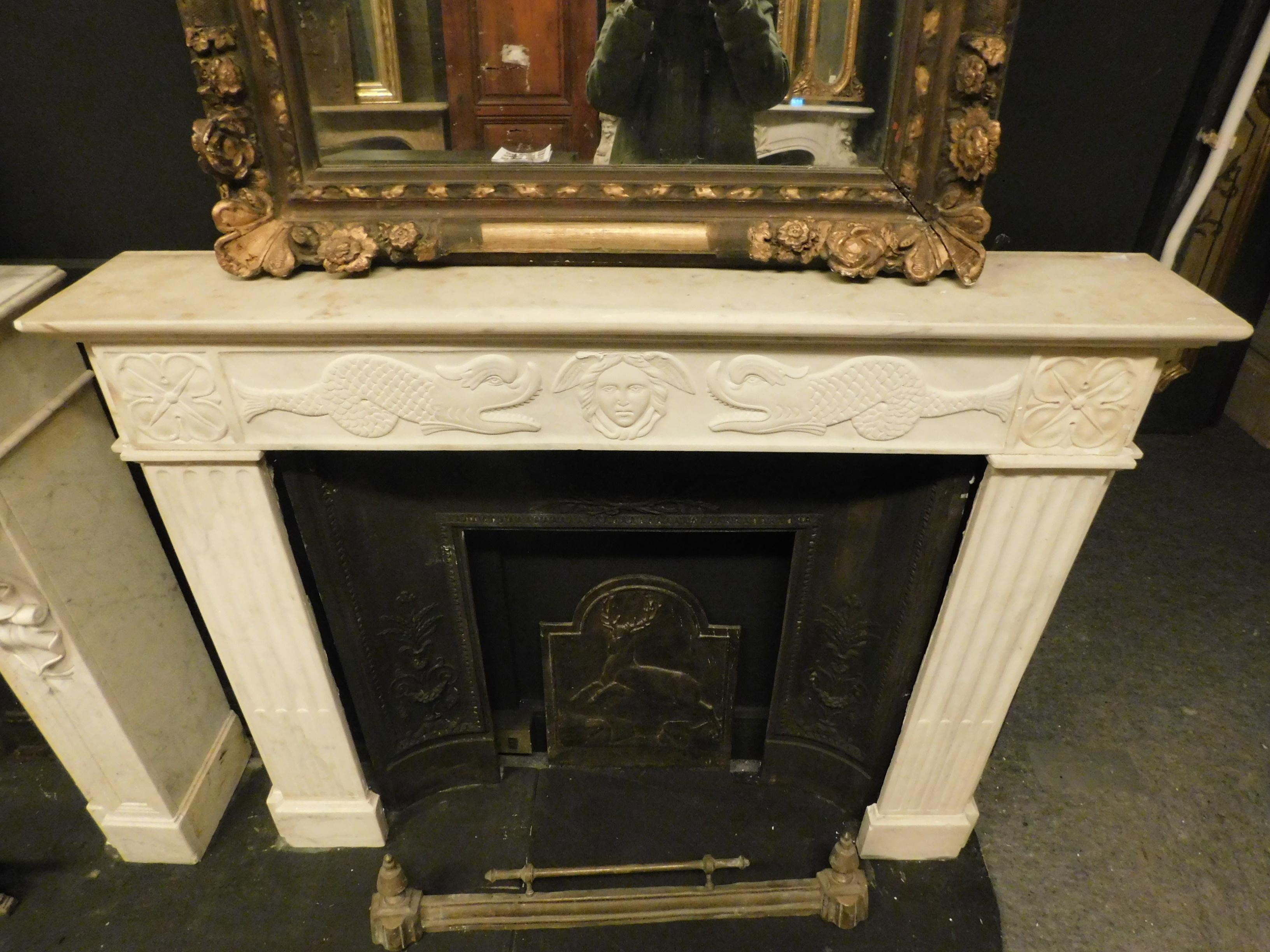 Italian Mantel Fireplace in White Carrara Marble, 19th Century Italy For Sale