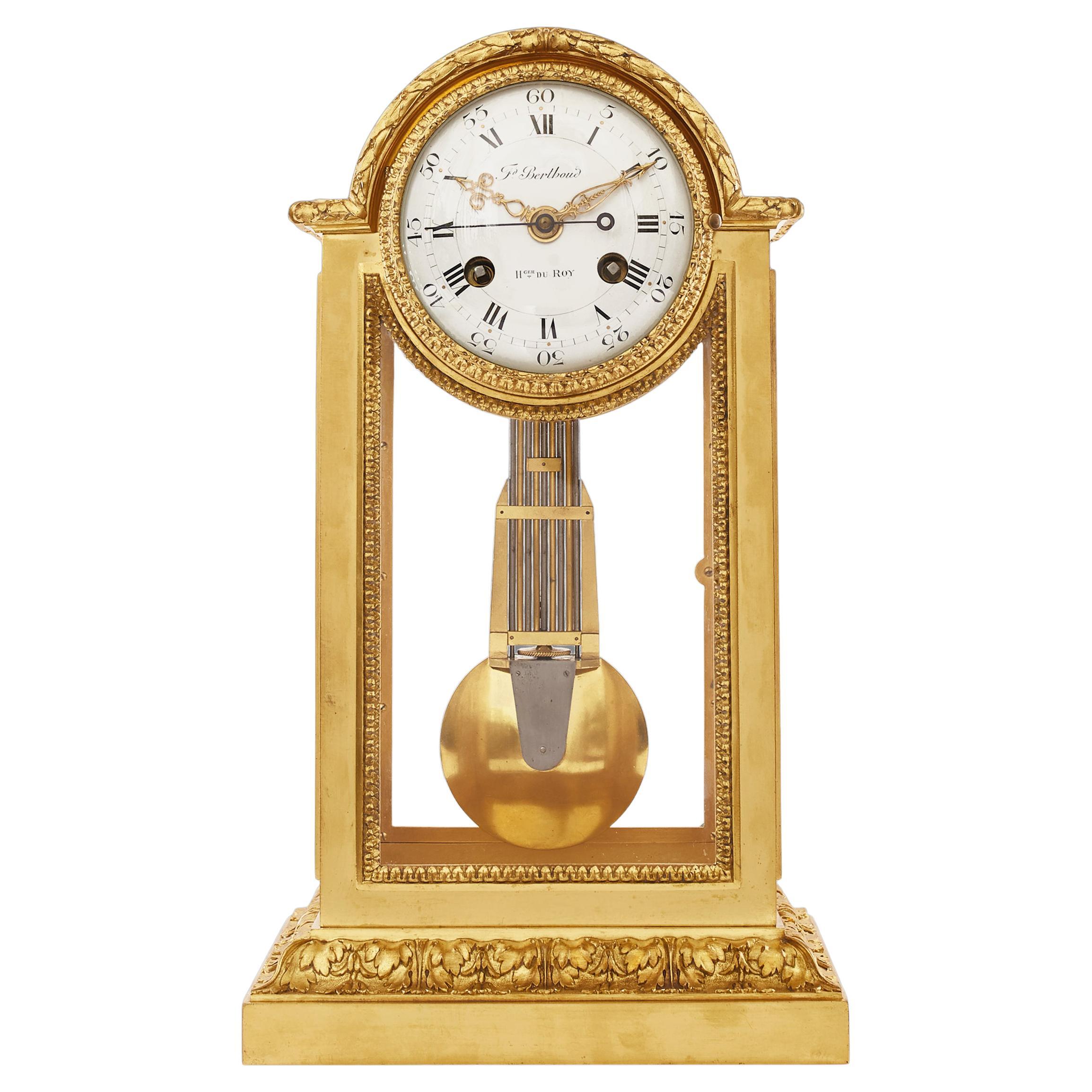 Horloge de cheminée Louis XVI du 18ème siècle en vente
