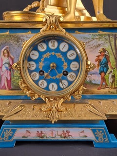 Garniture de cheminée signée Le Roy en bronze doré et porcelaine de Sèvres