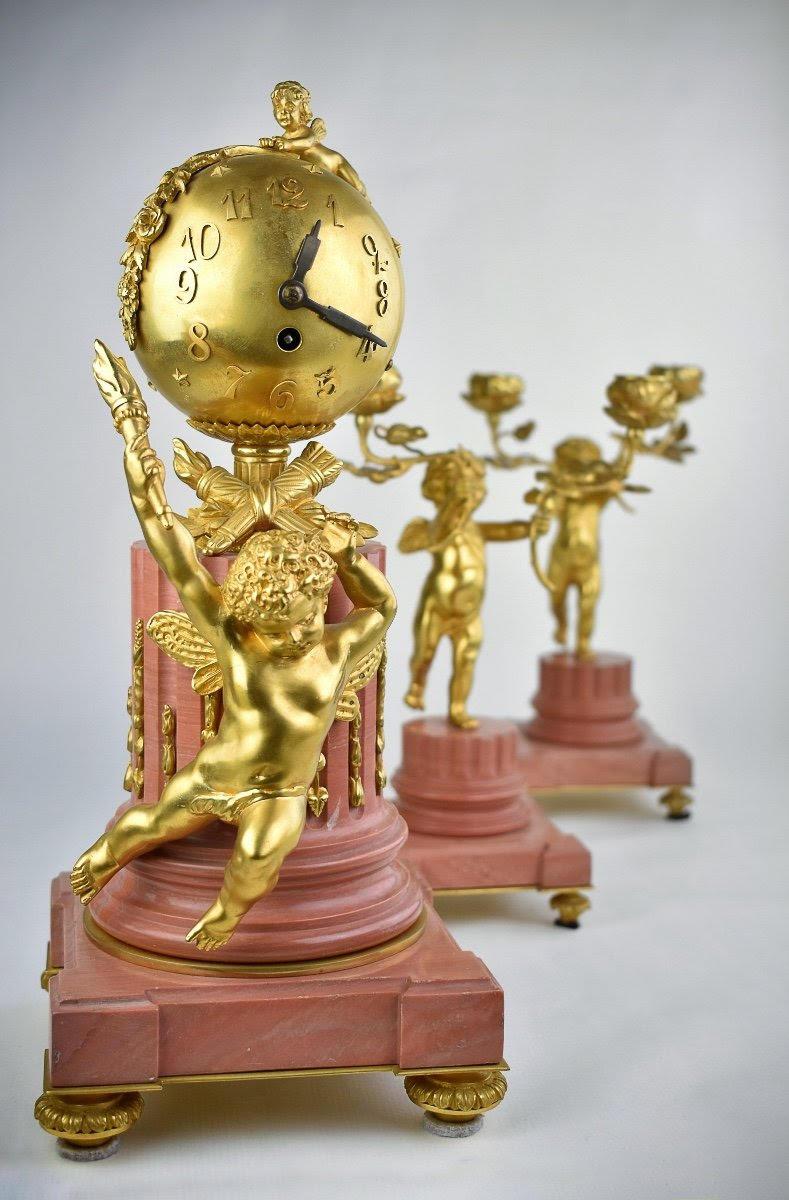 Juego de repisa con reloj y dos candelabros, S. XIX. Napoleón III en venta