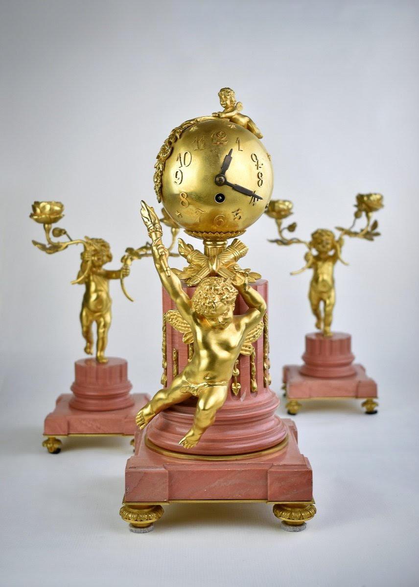 Juego de repisa con reloj y dos candelabros, S. XIX. Francés en venta
