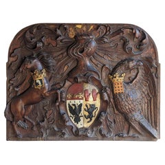 Mantelaufsatz mit Wappen von Vansittart und Crosbie