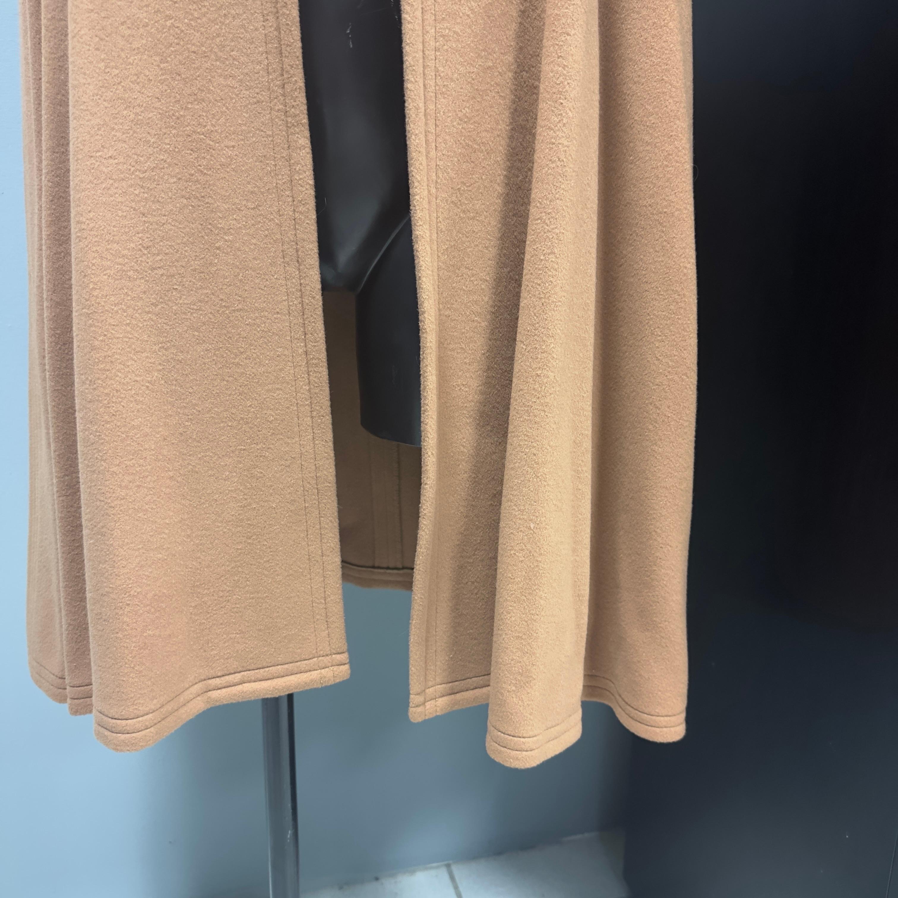 Mantella Anni 80 Farbe cammello Yves Saint Laurent Mai utilizzata im Angebot 1