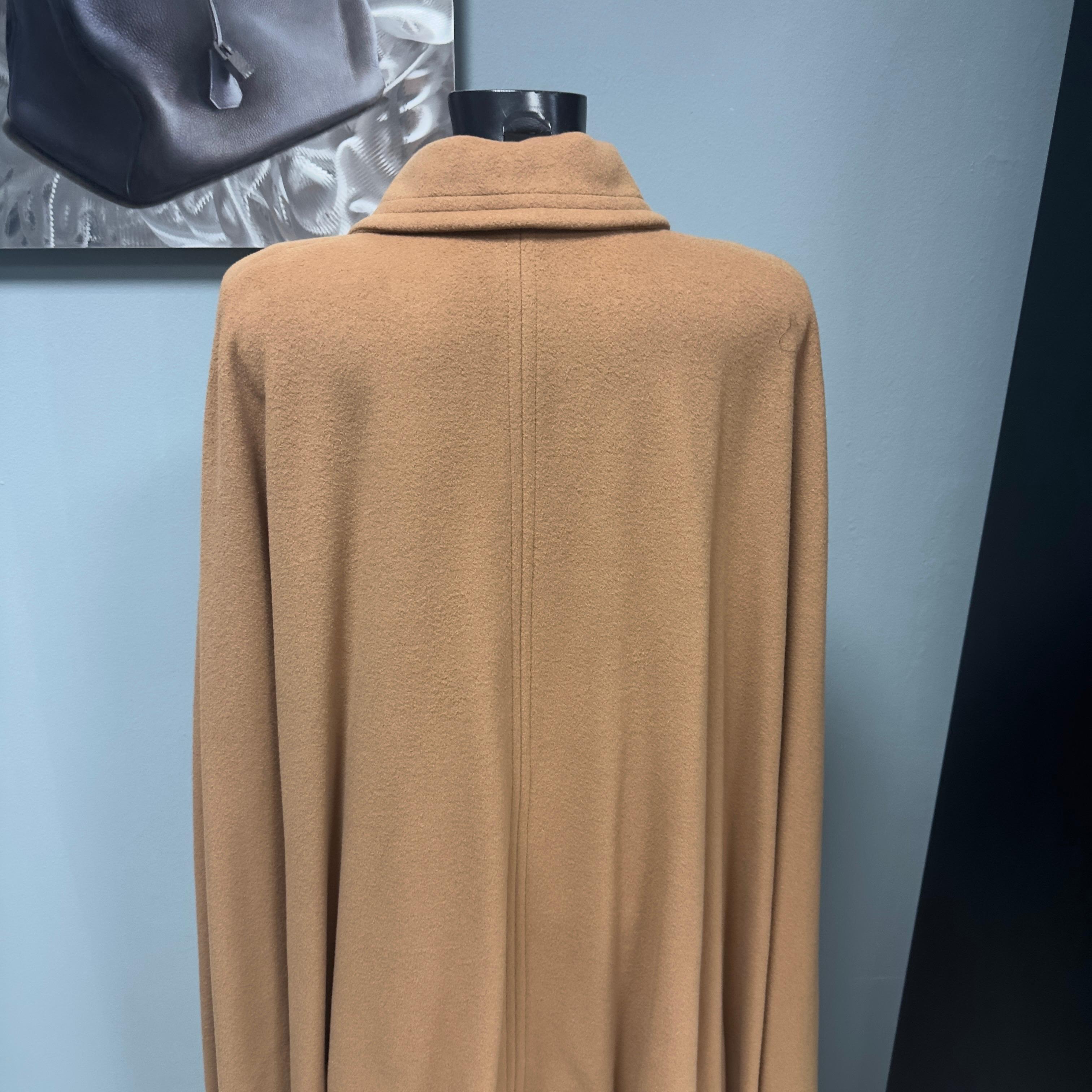 Mantella Anni 80 Farbe cammello Yves Saint Laurent Mai utilizzata im Angebot 3