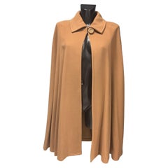 Mantella Anni 80 color cammello Yves Saint Laurent mai utilizzata