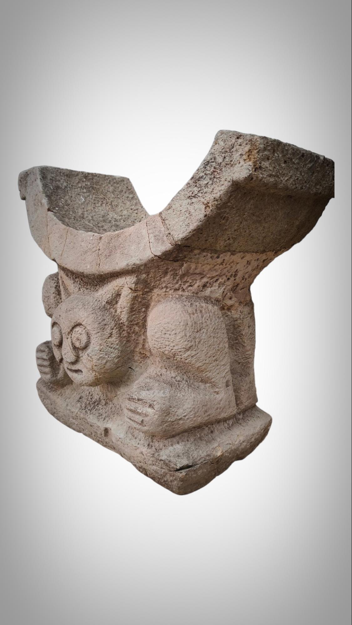 Manteña Chair of Power Cachique of Prehispanic Ecuador 900 AD For Sale 6