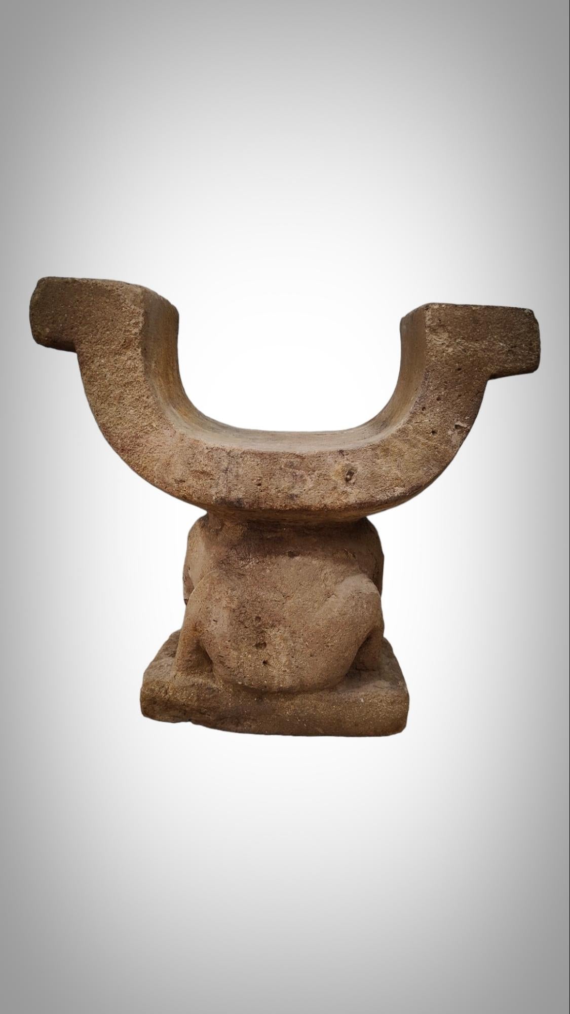 Stone Manteña Chair of Power Cachique of Prehispanic Ecuador 900 AD For Sale