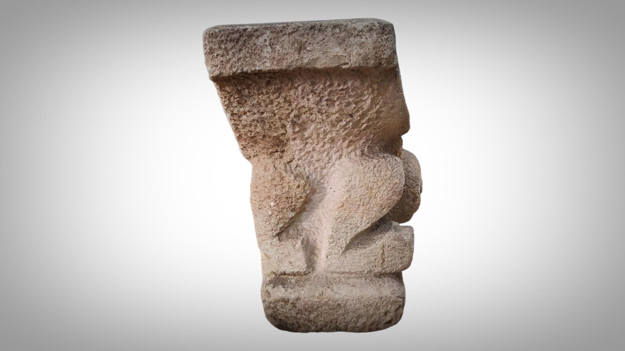 Manteña Chair of Power Cachique of Prehispanic Ecuador 900 AD For Sale 2
