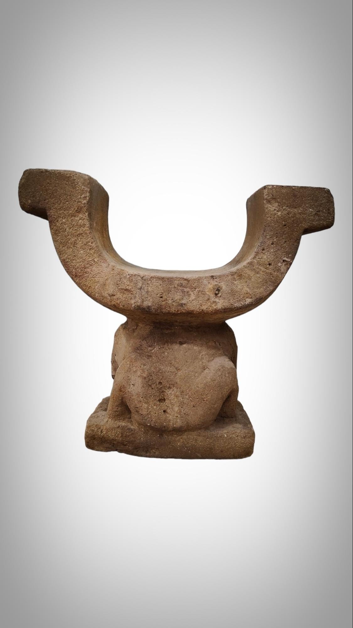 Manteña Chair of Power Cachique of Prehispanic Ecuador 900 AD For Sale 1