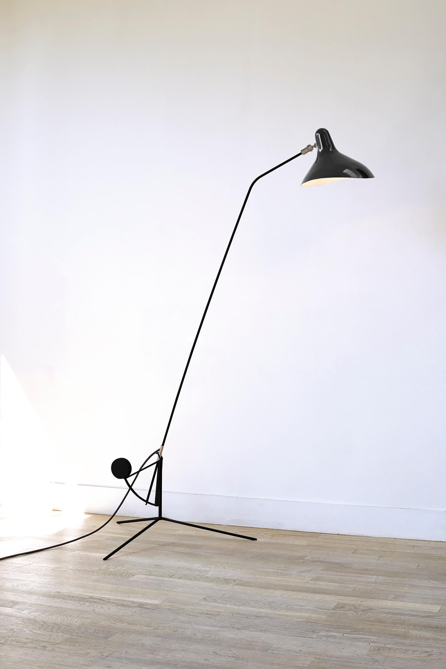 Mantis BS1 Large Floor Lamp by Bernard Schottlander
Dimensions: D 108 x W 74 x H 170 cm
Materials: Steel, Aluminium

All our lamps can be wired according to each country. If sold to the USA it will be wired for the USA for instance.

Floor