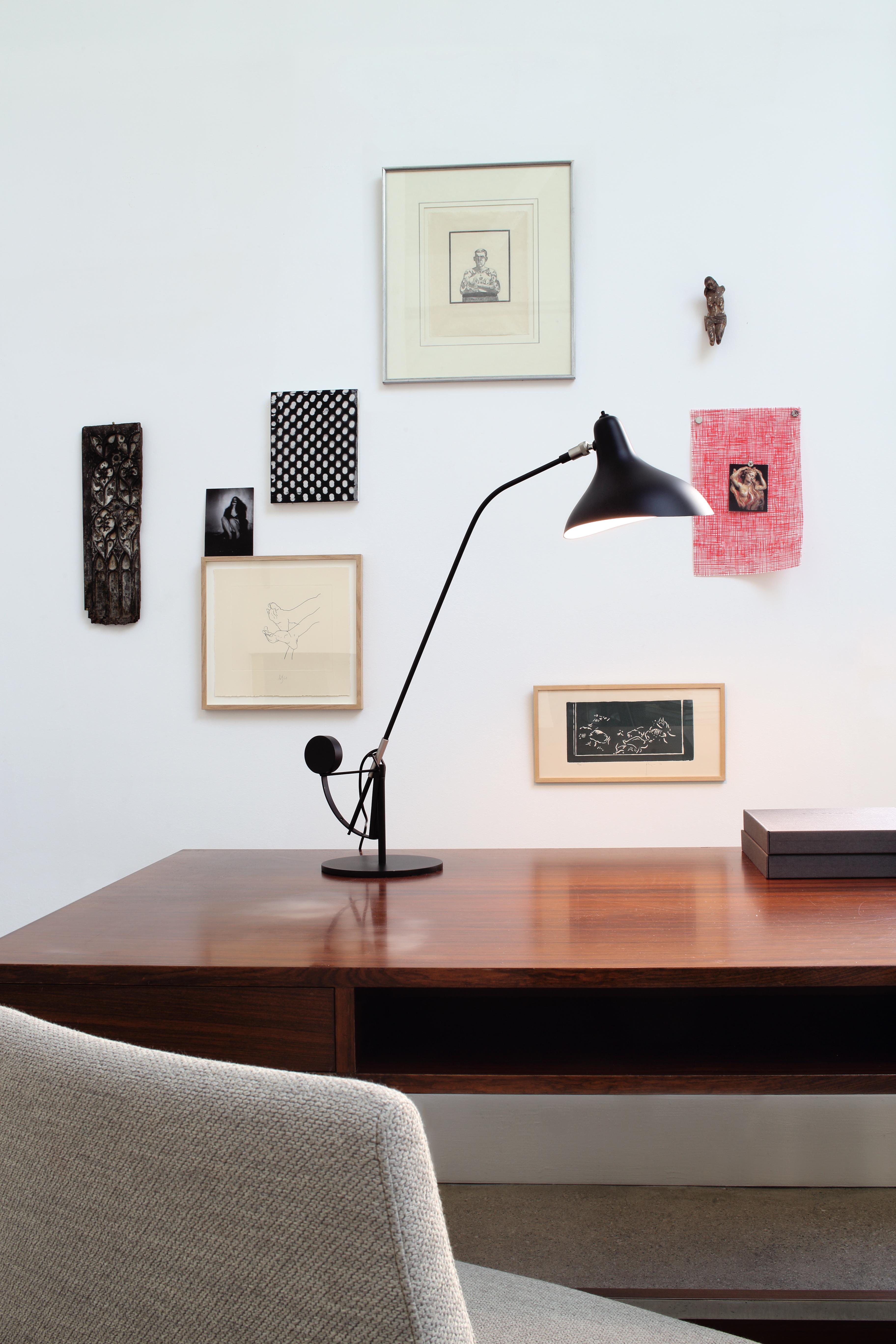 British Mantis BS3 Table Lamp Designed in 1951 by B. Schottlander as a Tribute to Calder For Sale