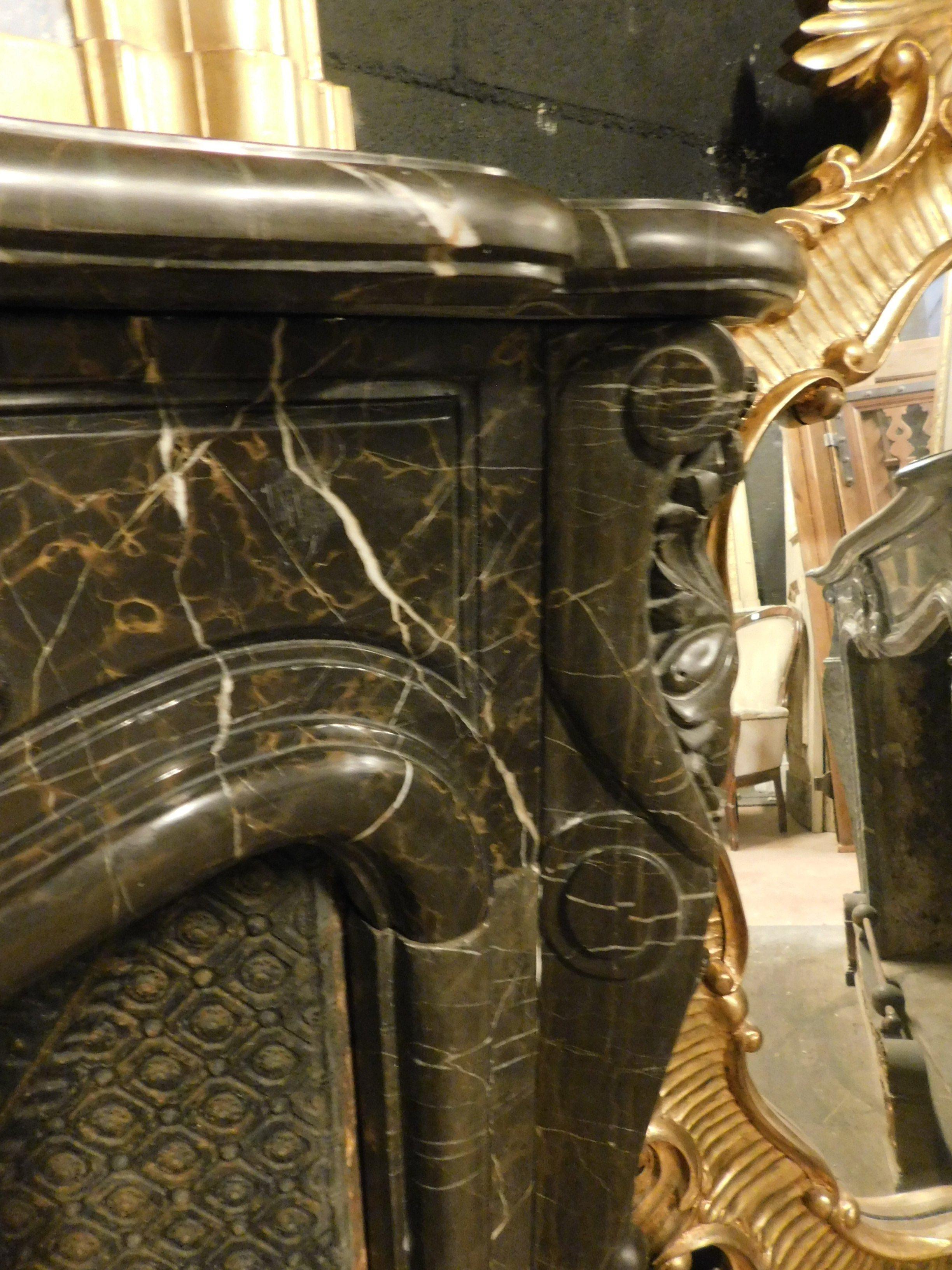 Mantle Fireplace Richly Carved Black Marble, Central Shell, 19th Century, Italy For Sale 5