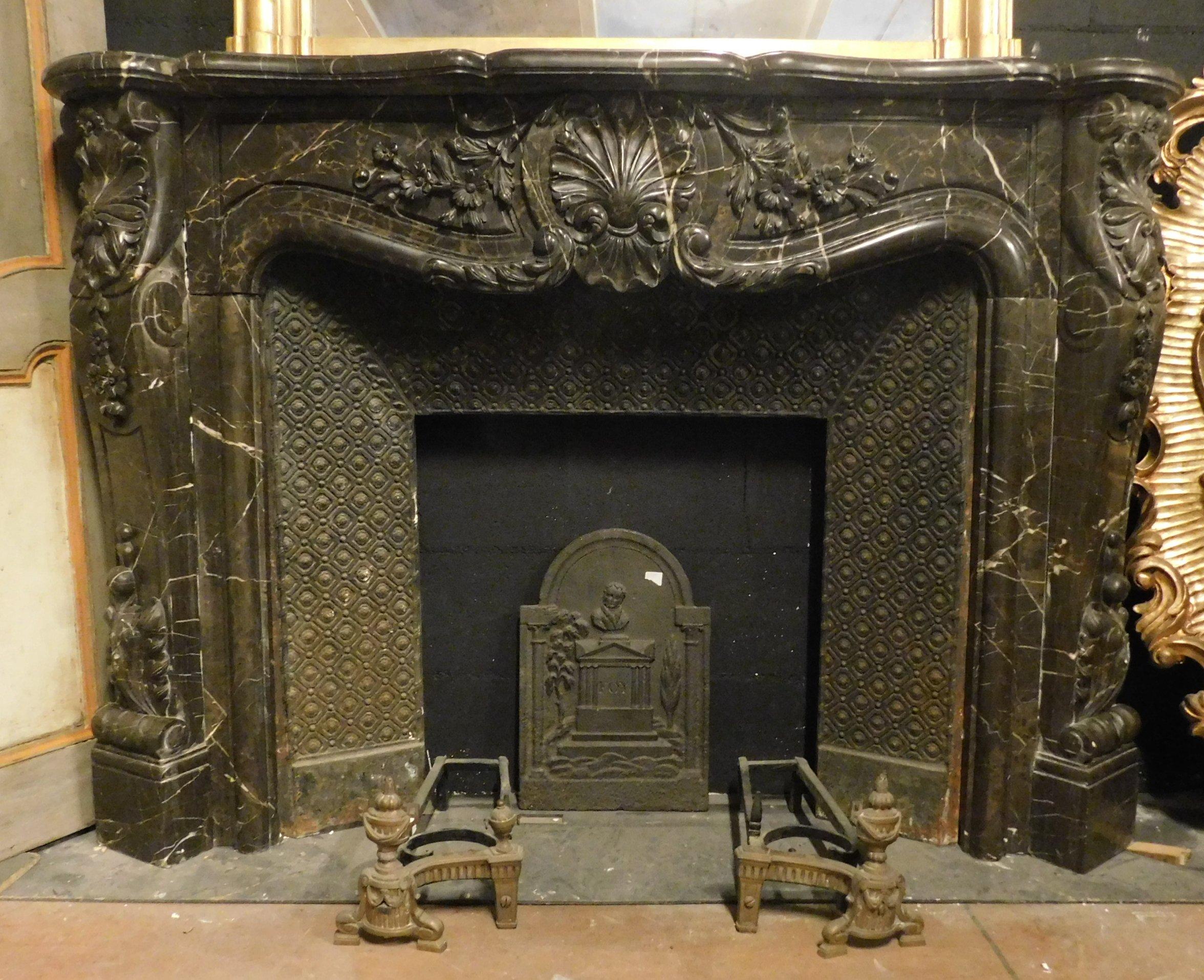 Hand-Carved Mantle Fireplace Richly Carved Black Marble, Central Shell, 19th Century, Italy For Sale
