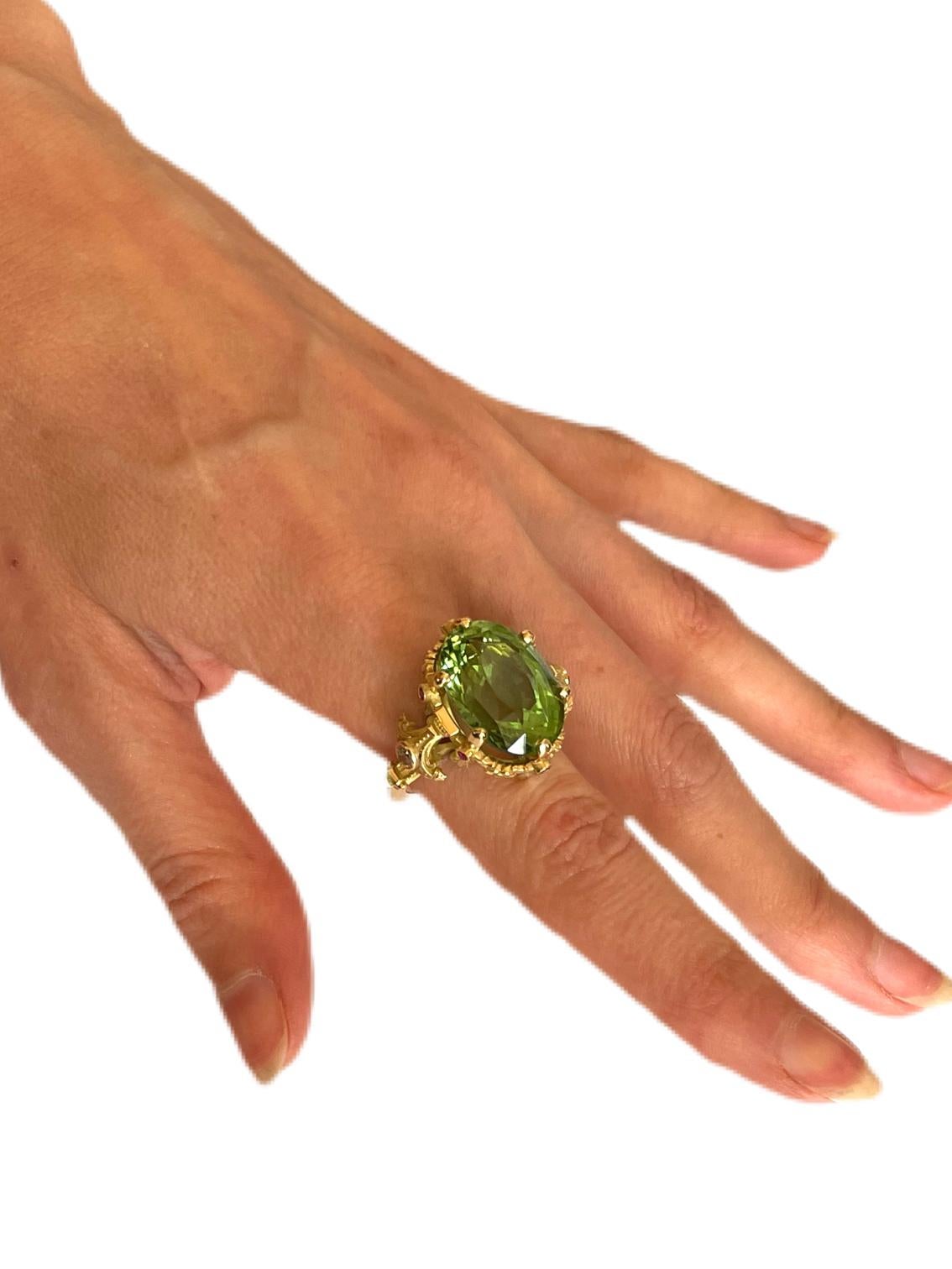 21ct Green Tourmaline, Rubies, Diamonds, & 18k Yellow Gold Antique Style Ring In New Condition For Sale In Melbourne, Vic
