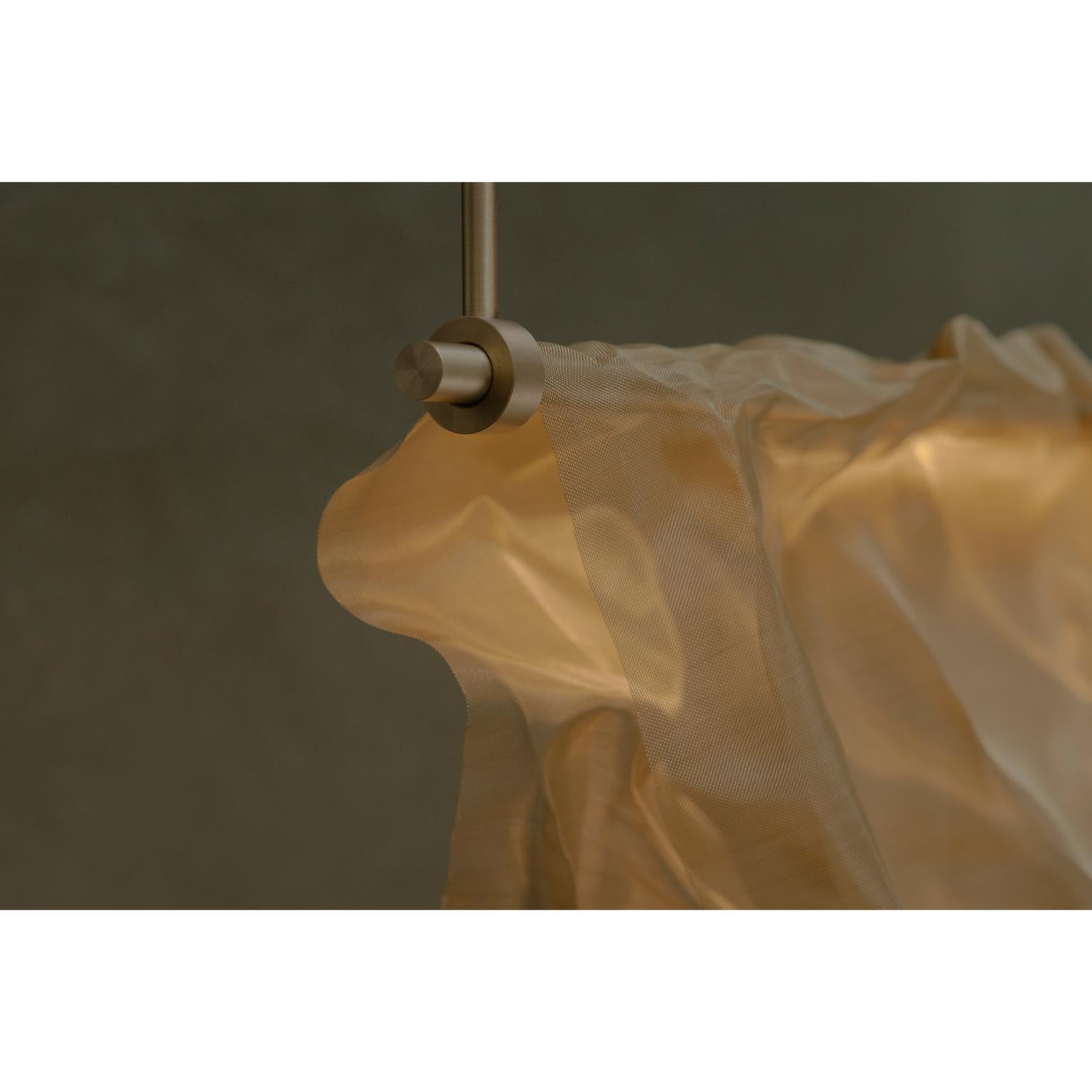 Luminaria Manto de latón envejecido con malla de latón by Nuumbra Mexicano en venta