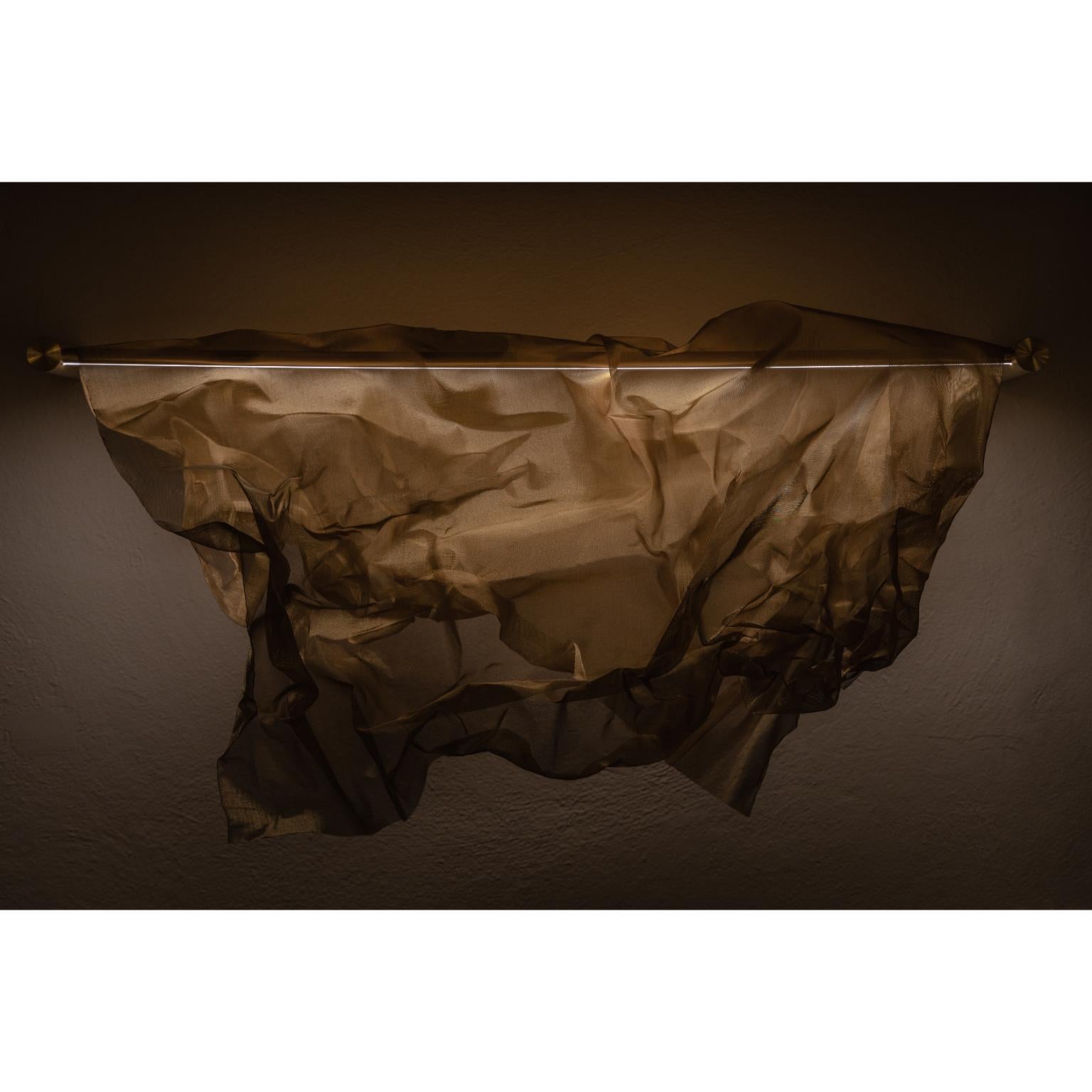 Luminaria Manto de latón envejecido con malla de latón by Nuumbra Otro en venta