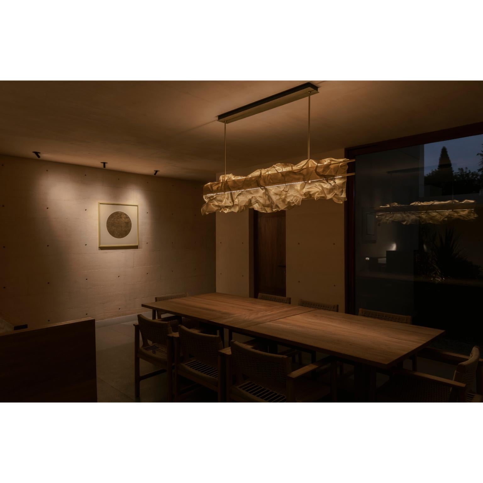 Luminaire suspendu Manto en laiton vieilli avec maille en laiton par Nuumbra en vente 1