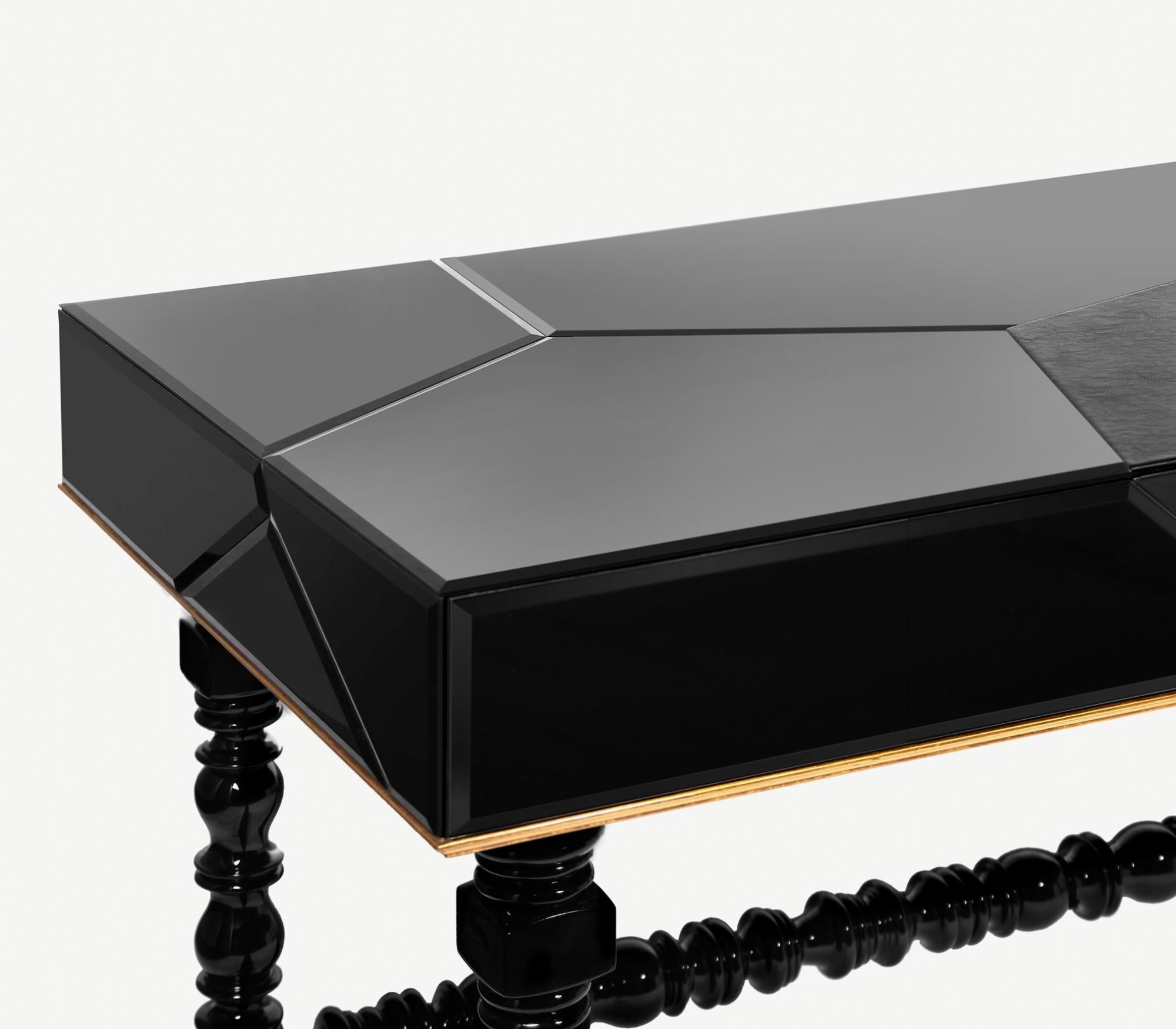 La exquisita Colección Coolors de Boca Do Lobo combina sofisticación y refinamiento moderno en elegantes diseños de muebles decorativos, como el escritorio Manu. Un mueble inspirado en la tradicional secretaria portuguesa del siglo XVI. Influido por