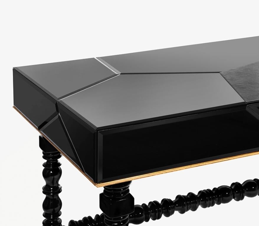 Modern Manu Desk in Lacquered Wood and Glass by Boca do Lobo For Sale