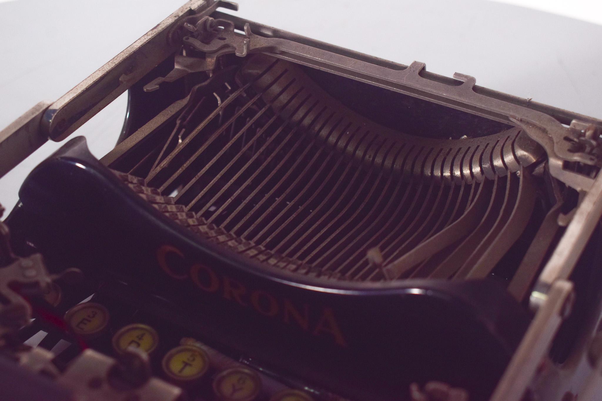 20th Century Manual Portable Typewriter, Corona, Groton, NY. For Sale