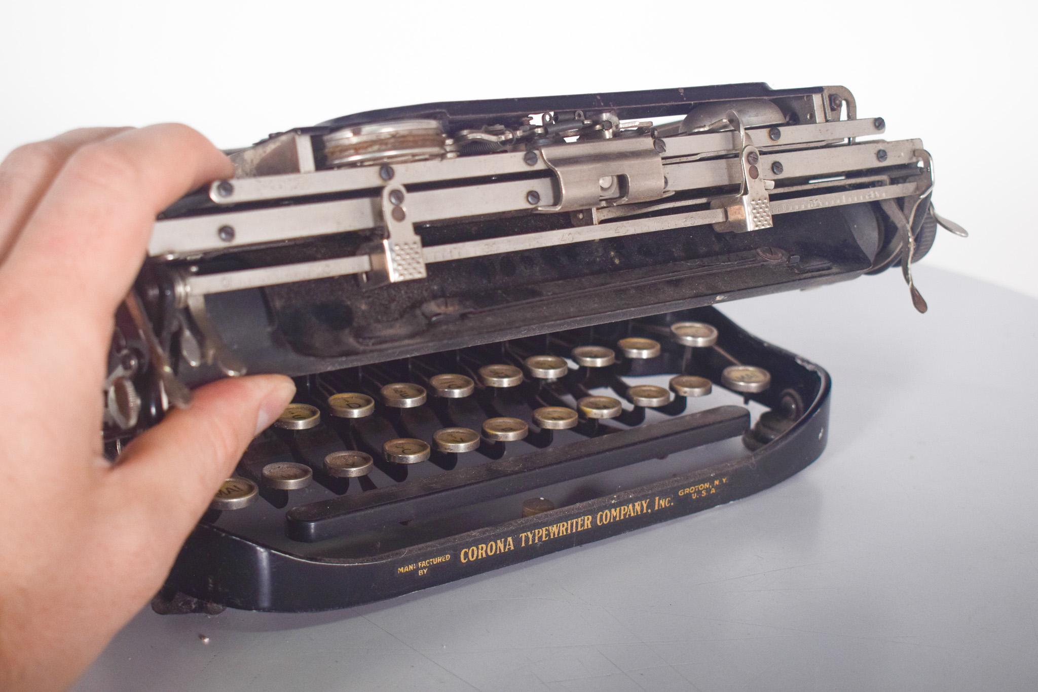 Metal Manual Portable Typewriter, Corona, Groton, NY. For Sale