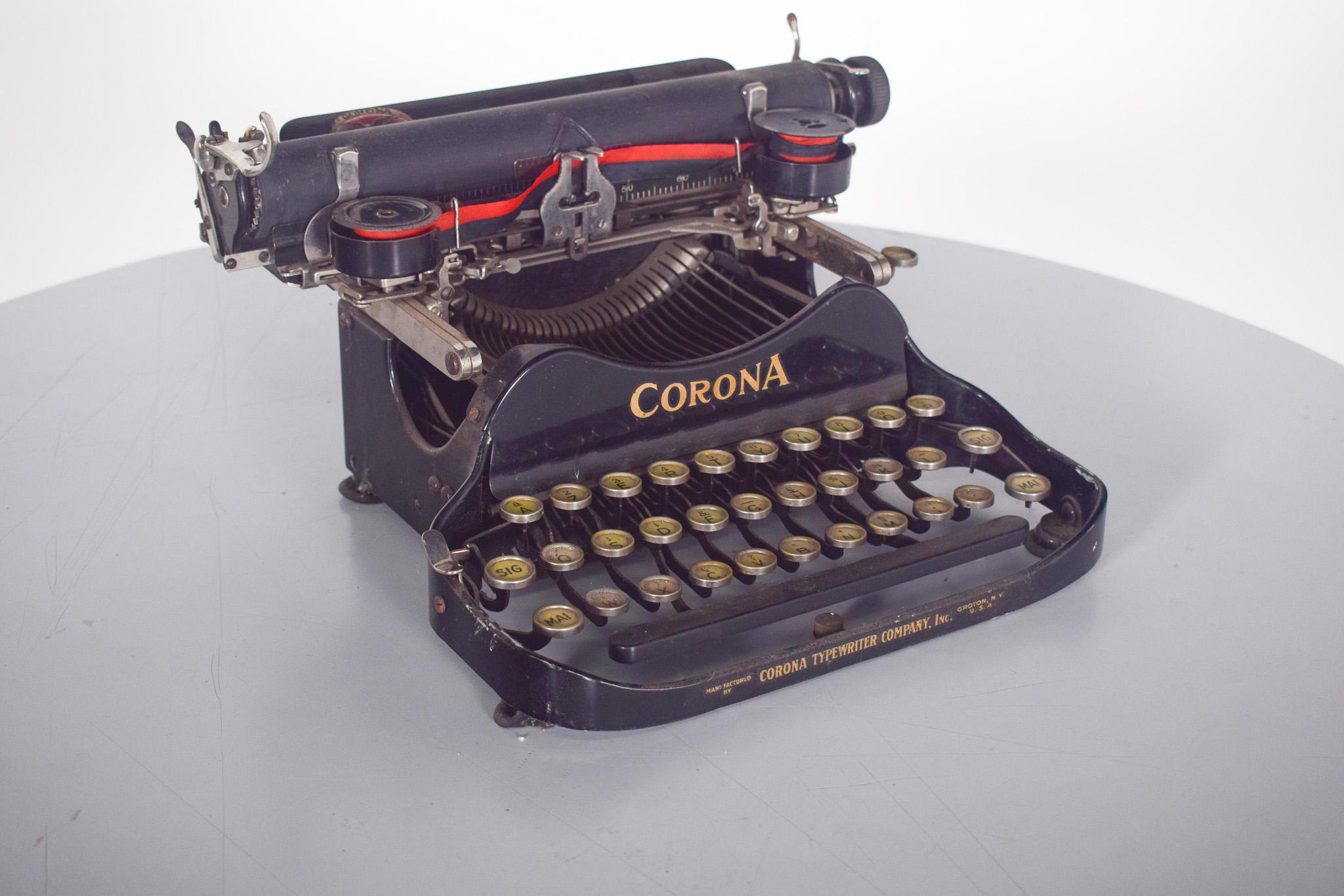 Manual Portable Typewriter, Corona, Groton, NY. For Sale 2
