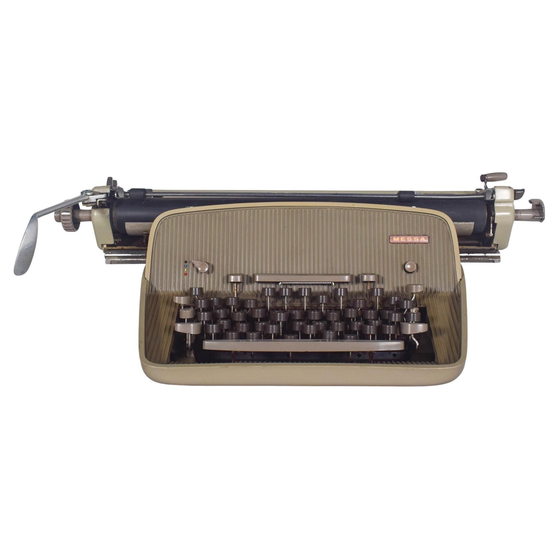 Type-writer manuel AZERTY de MESSA