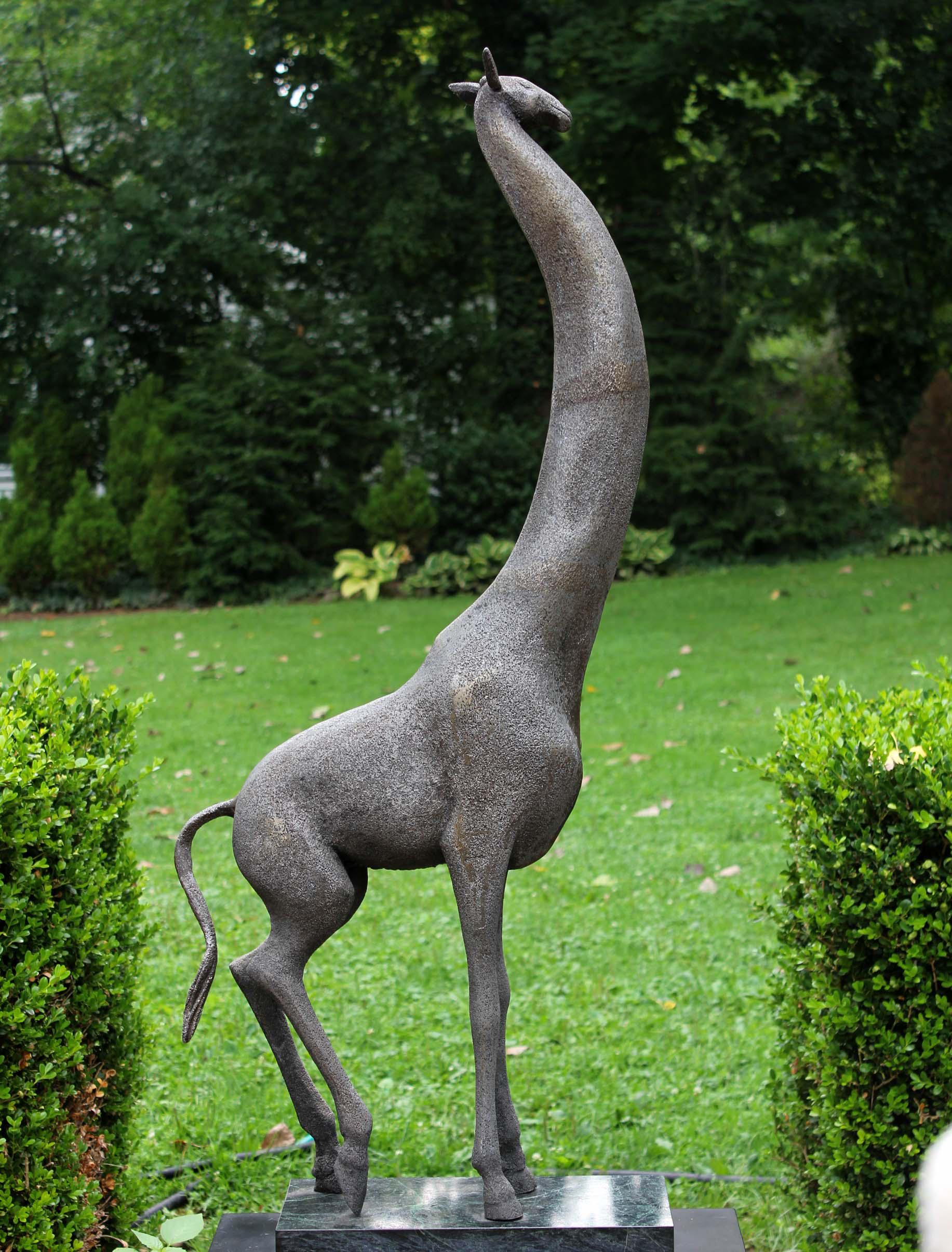 Large Modern Giraffe Sculpture by Manuel Carbonell Latin American Circa 1967 For Sale 2