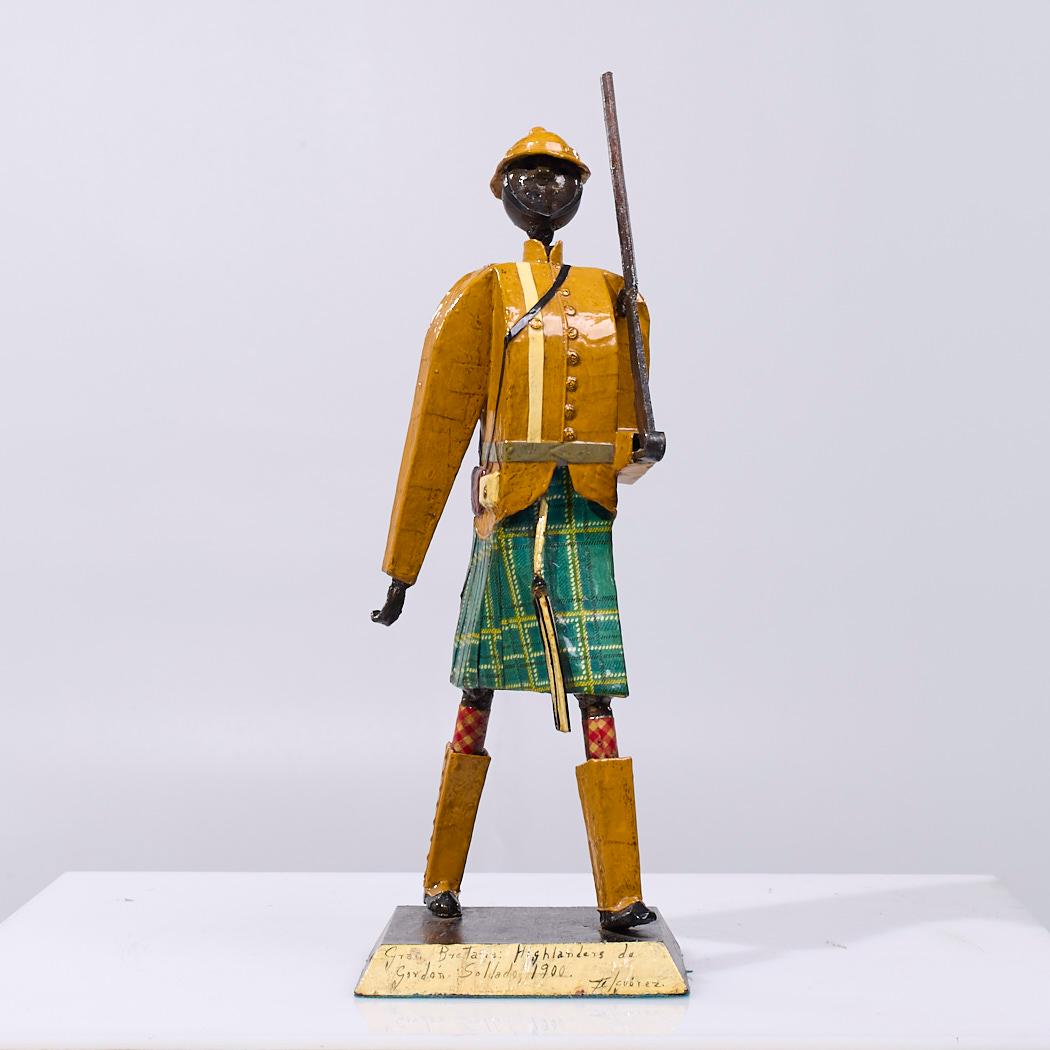 Manuel Felguerez Soldado de juguete de metal de mediados de siglo

Esta figurita mide 5,5 de ancho x 5,75 de fondo x 16,25 pulgadas de alto

Hacemos nuestras fotos en un estudio con iluminación controlada para mostrar el máximo detalle posible. No
