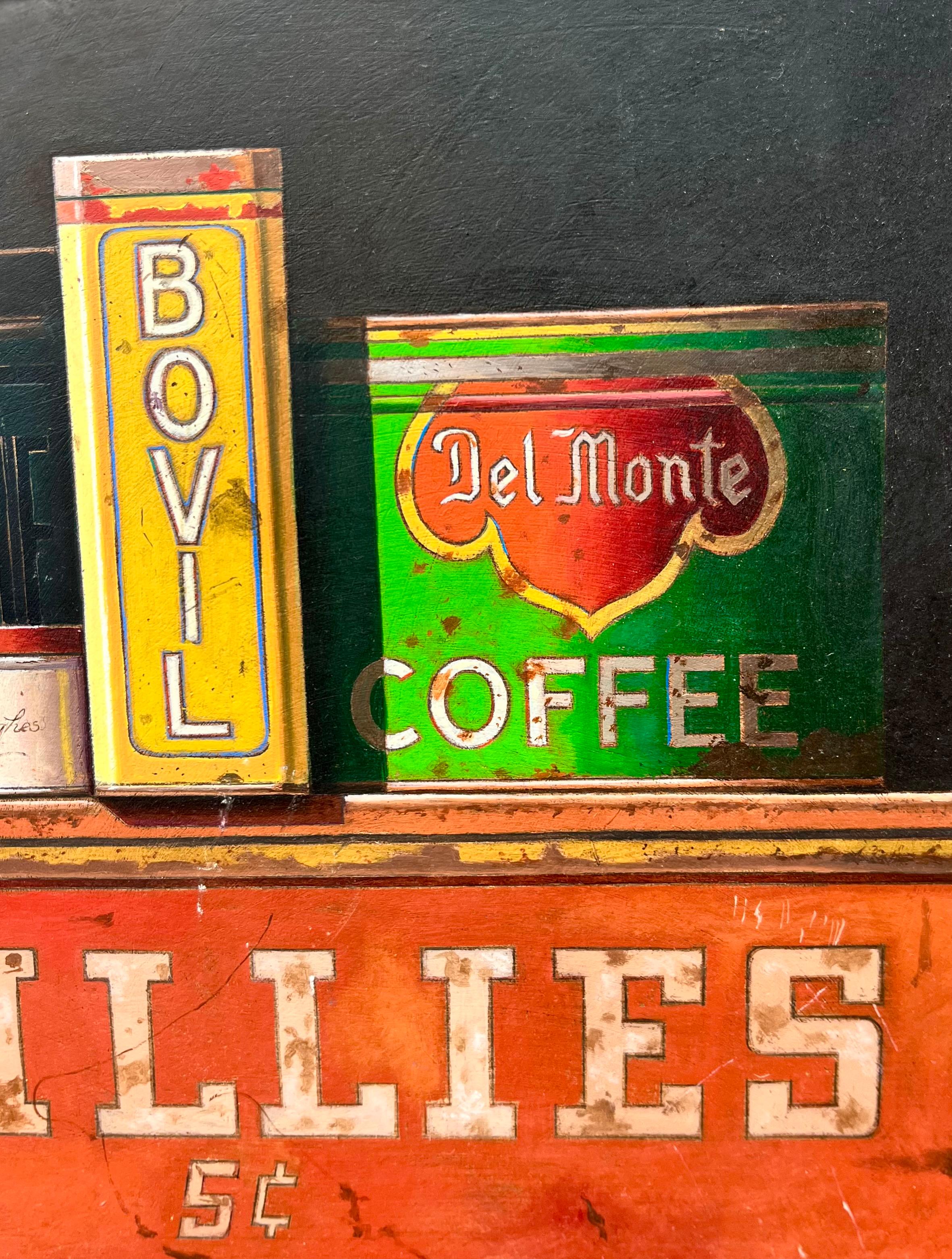 Dieses dynamische Trompe L'Oeil-Stillleben von Manuel Hughes, gemalt in den späten 1970er Jahren, ist ein eindrucksvolles Beispiel für die Fähigkeit des Künstlers, den amerikanischen Alltag in eine reiche visuelle Erfahrung zu verwandeln. Hughes,