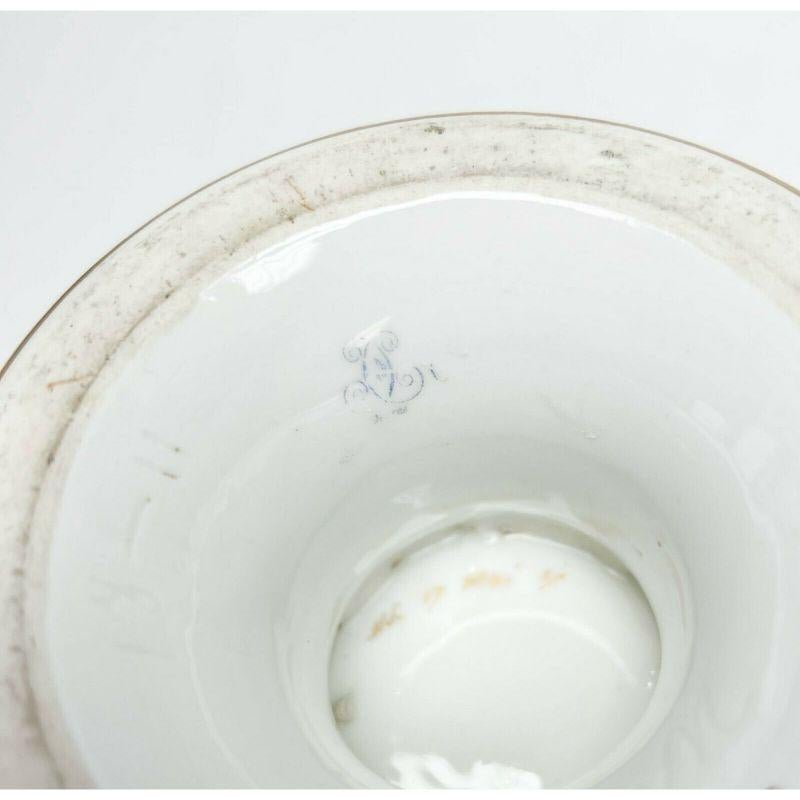 Manufacture de Sevres Gilt Porcelain Fruit Bowl Nankin Yellow, 1824-1830 In Good Condition For Sale In Gardena, CA