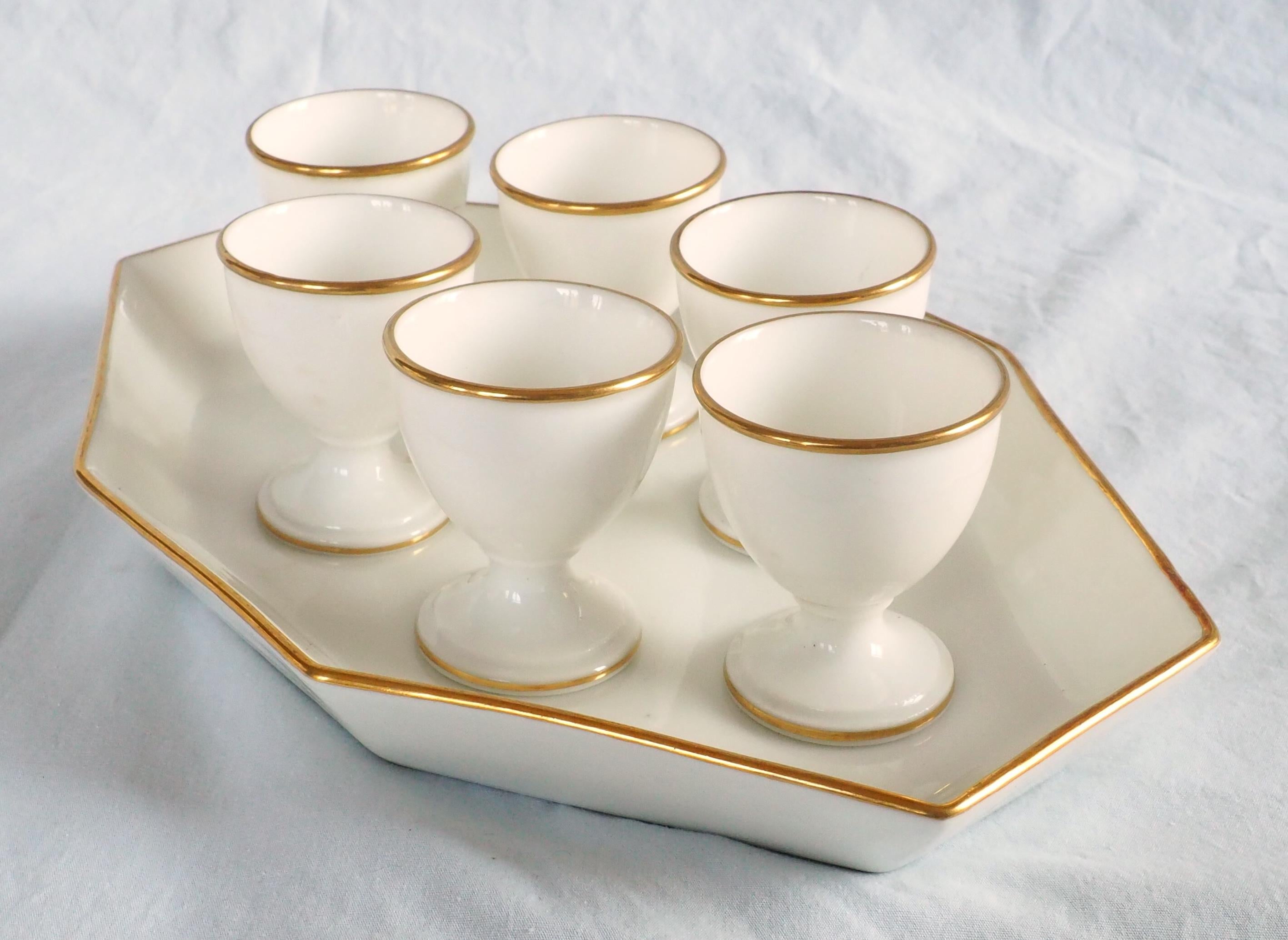 Nast Manufacture - Empire Paris porcelain dish enhanced with gold - Circa 1805 For Sale 1