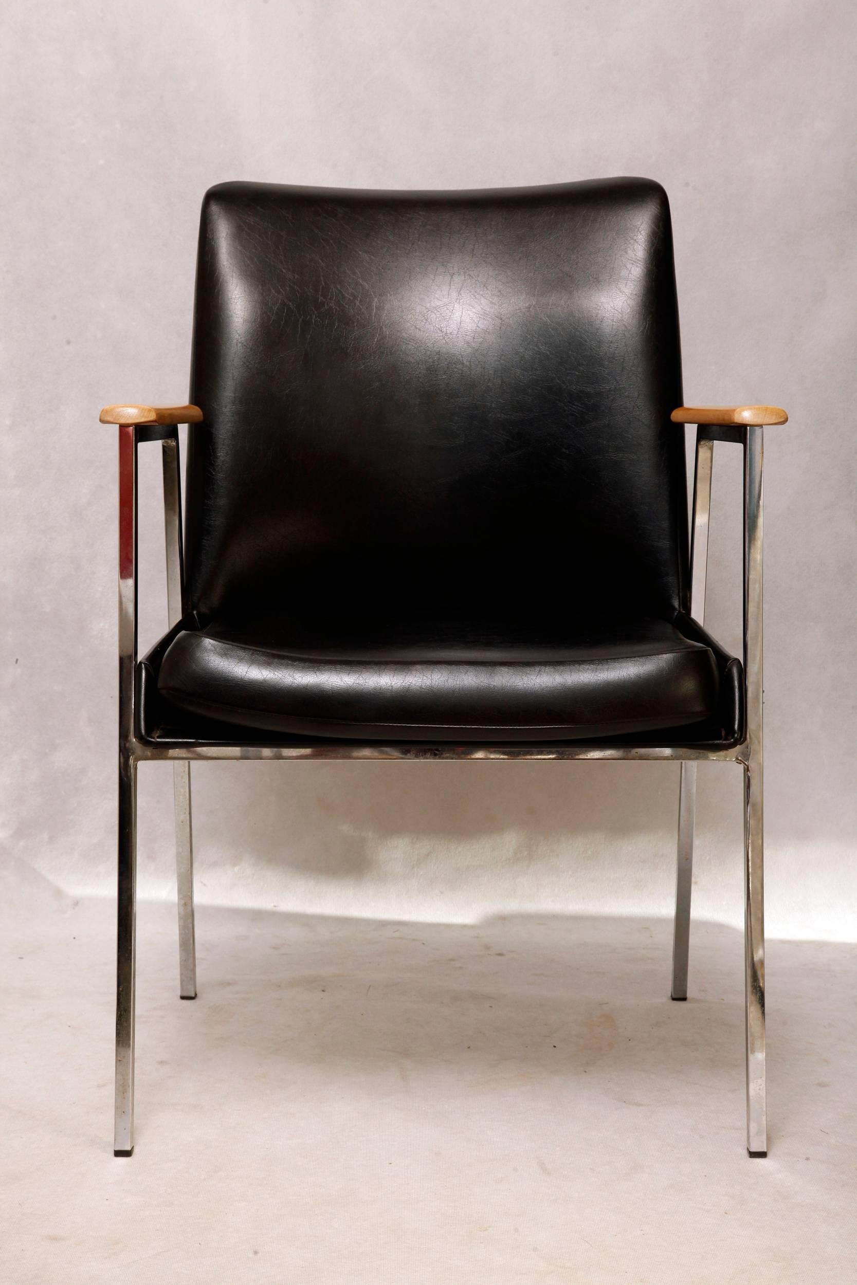 Manufactured by Mauser Black armchair,  Germany, 1960s For Sale 5