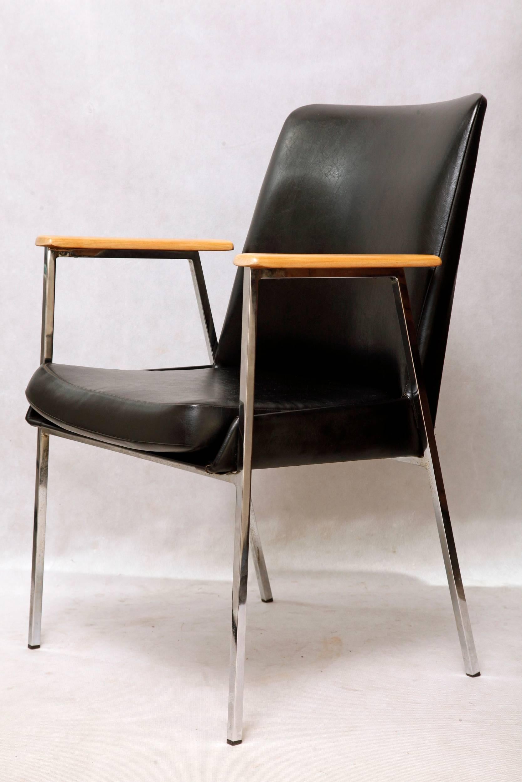 Chrome Manufactured by Mauser Black armchair,  Germany, 1960s For Sale
