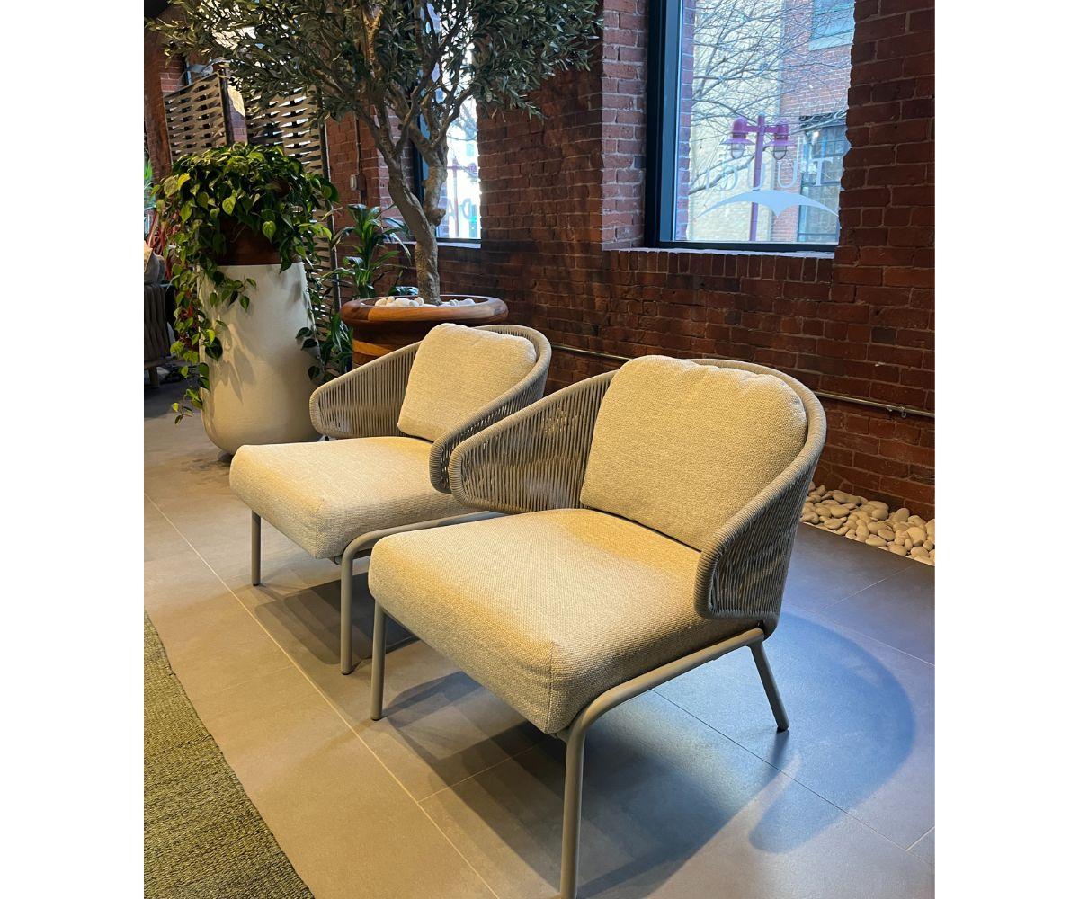 Poudré Manutti Radoc Lounge Chair- Set of 2 en vente