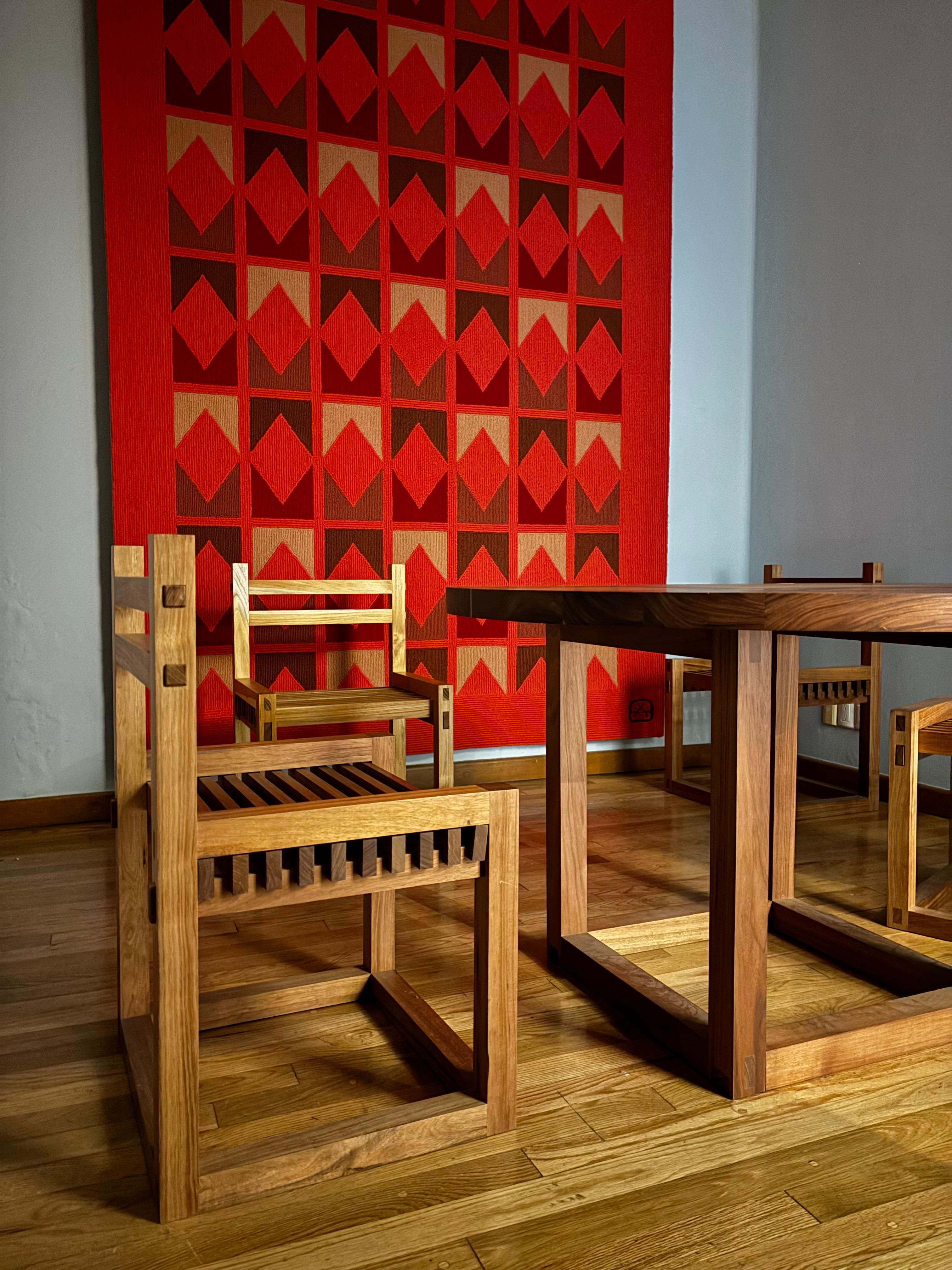 Alfombra Manzarín - roja con figuras geométricas  - Antonio Attolini Falta - 1985 en Excelente estado para la venta en Mexico City, MX