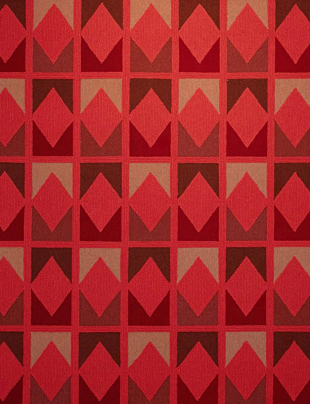 En  La alfombra presenta toda la maravillosa anatomía de la arquitectura de Antonio Attolini Lack. 
Diseñado como una serie de formas geométricas continuas, 
 El diseño de The Row está formado por hileras de rombos rodeados de diferentes tonos de