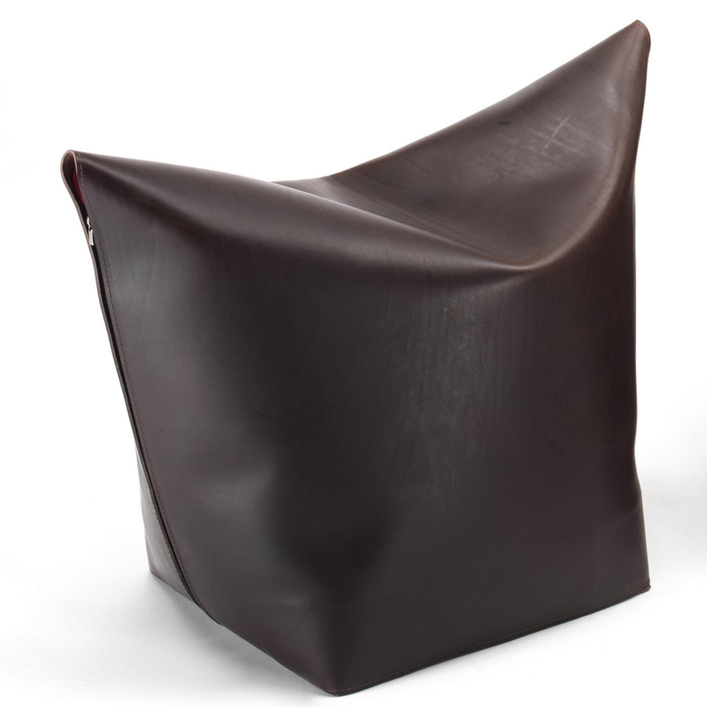 Moderne Chaise à sac Mao en cuir foncé par Viola Tonucci en vente
