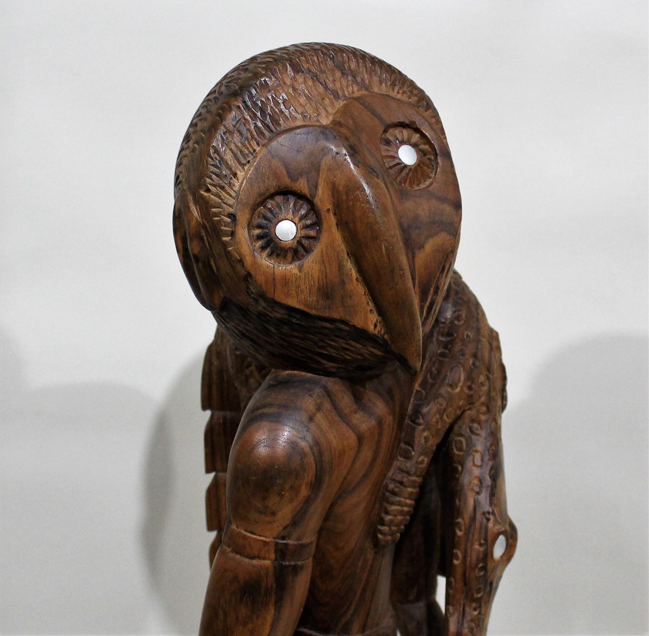 Sculpture tribale de chasseur sculptée à la main de Maori Bon état - En vente à Hamilton, Ontario