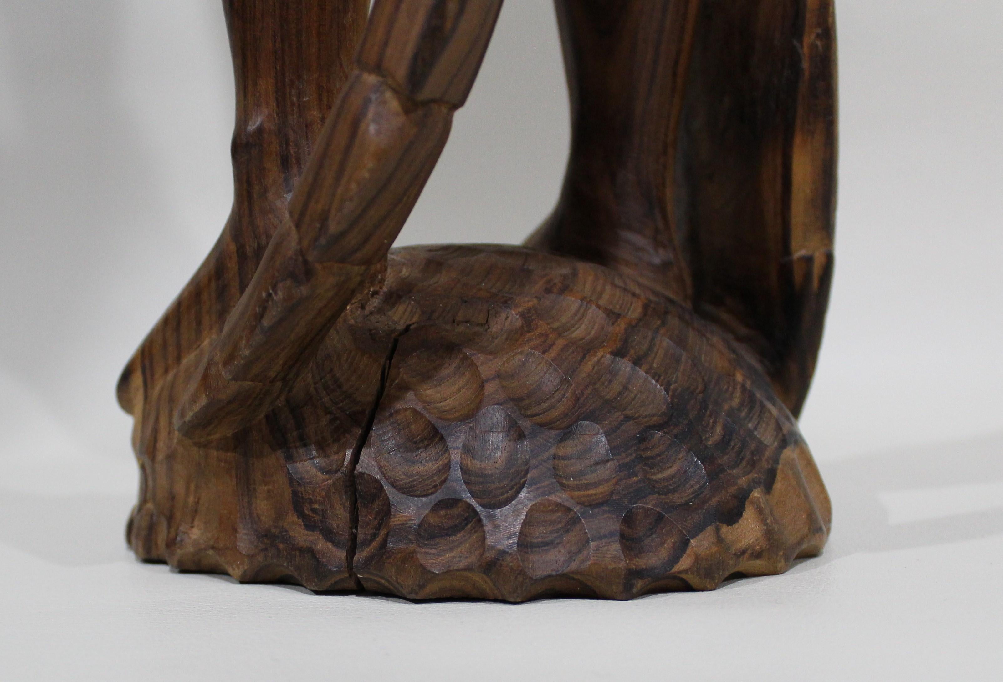 Sculpture tribale de chasseur sculptée à la main de Maori en vente 1