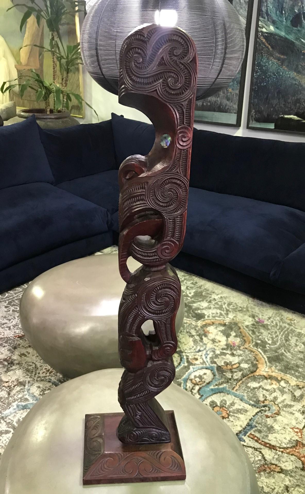 Maori New Zealand Large Carved Wood TOTEM Tribal Figure In Good Condition In Studio City, CA