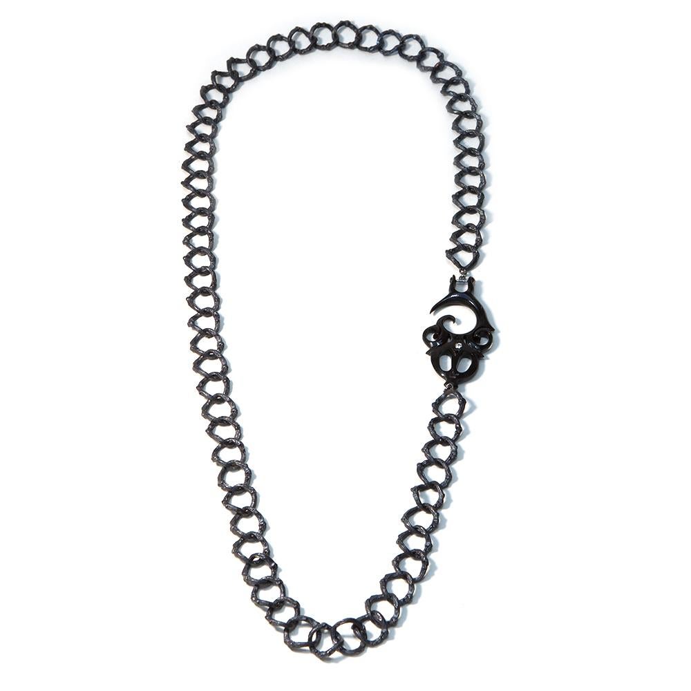 Zweigkette mit Maori-Symbol und Diamant-Halskette  (Brillantschliff) im Angebot
