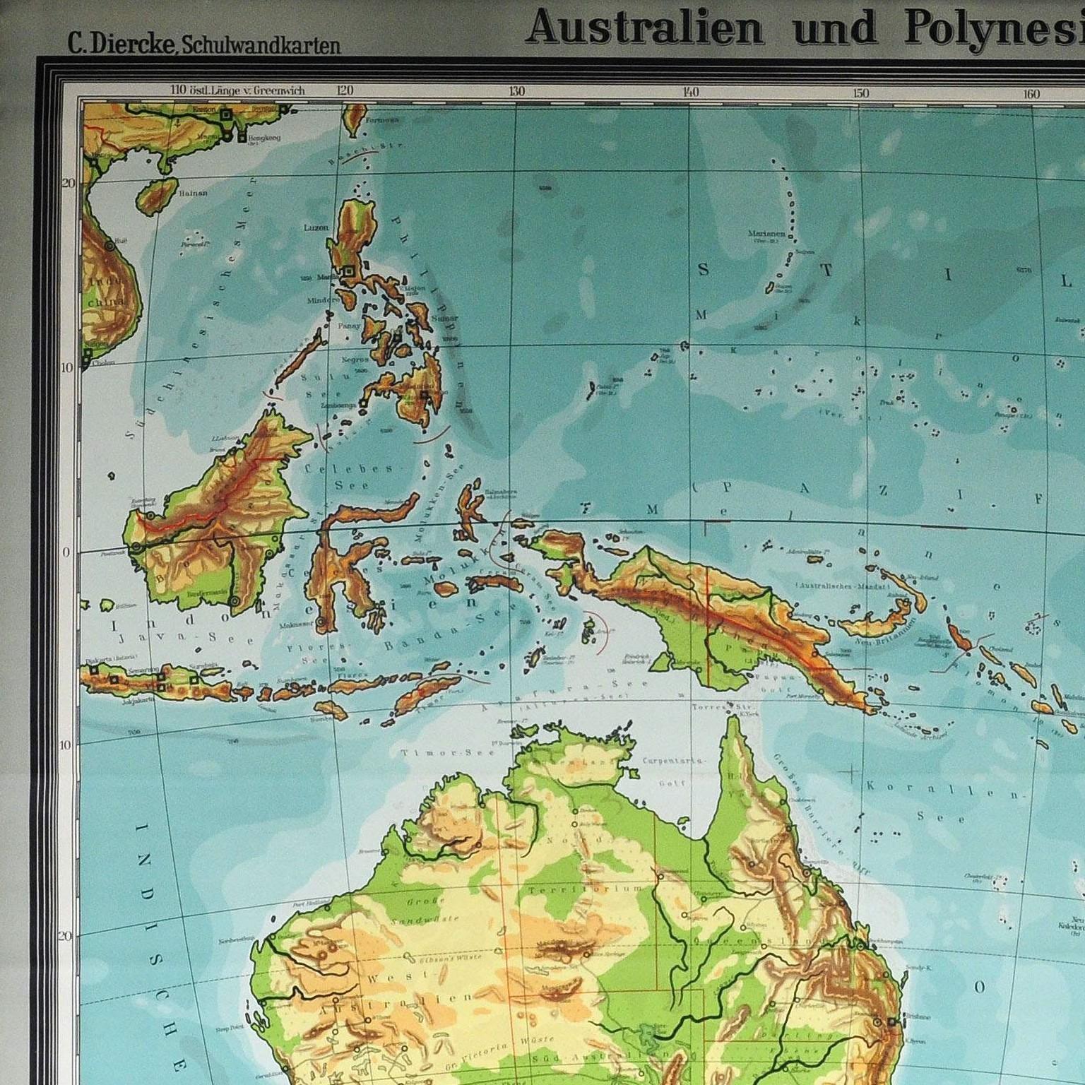 Map Mural Rollable Poster Vintage Wall Chart Australia New Zealand Polynesia

A beautiful vintage school map illustrating the popular region of Australia and Polynesia. Used as teaching material in German schools around the 1970th. Colorful print on