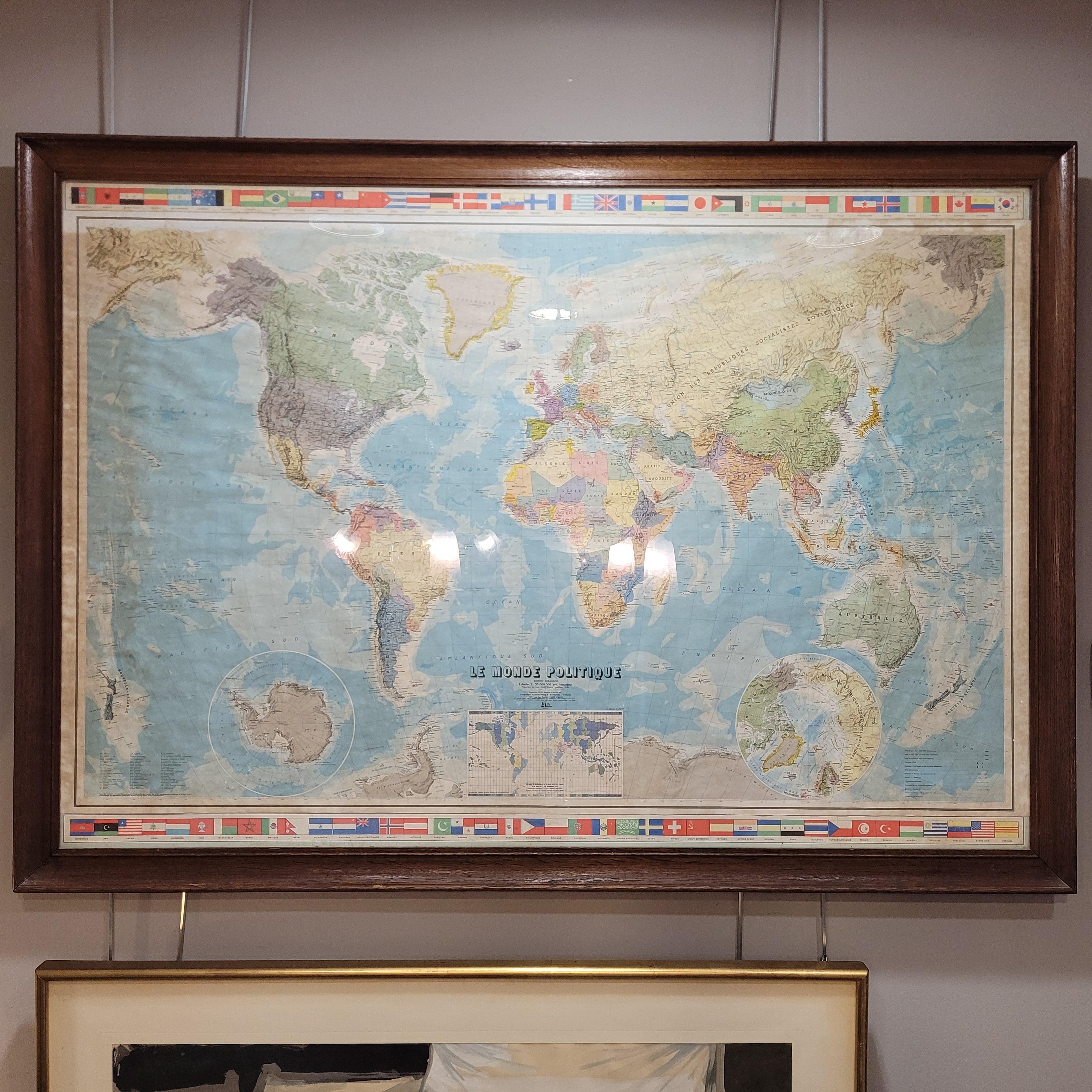 Herausragend  Französische Karte aus dem 19. Jahrhundert, die vom französischen Nationalen Geographischen Institut nach der kartographischen Projektion von Aïtoff Wagner entworfen und herausgegeben wurde, einer Art Projektion, mit der die